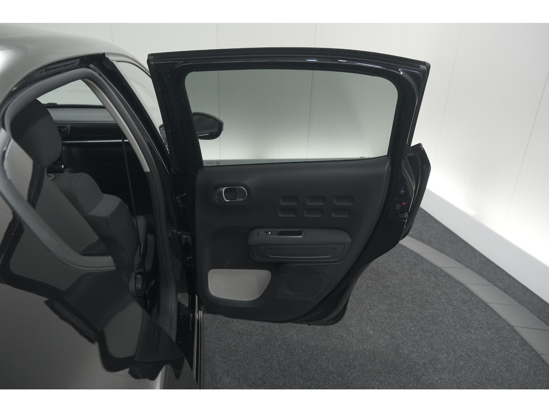 Citroen C3 PureTech 110 EAT6 Max | Apple Carplay | Parkeersensoren | Climate Control | 16 Inch Lichtmetalen Velgen
