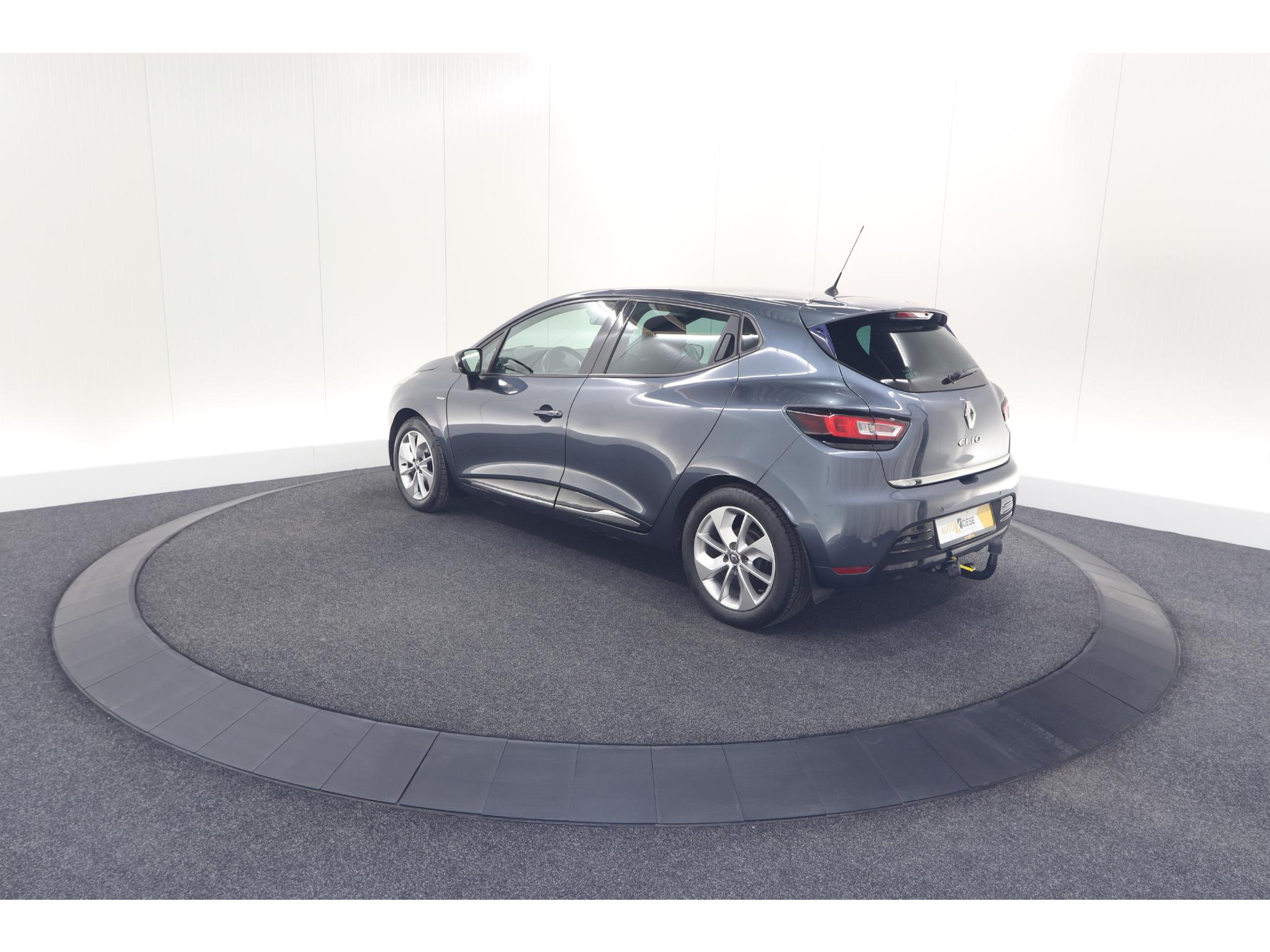 Renault Clio 1.2 Limited | Trekhaak | Navigatie | Parkeersensoren | Climate Control