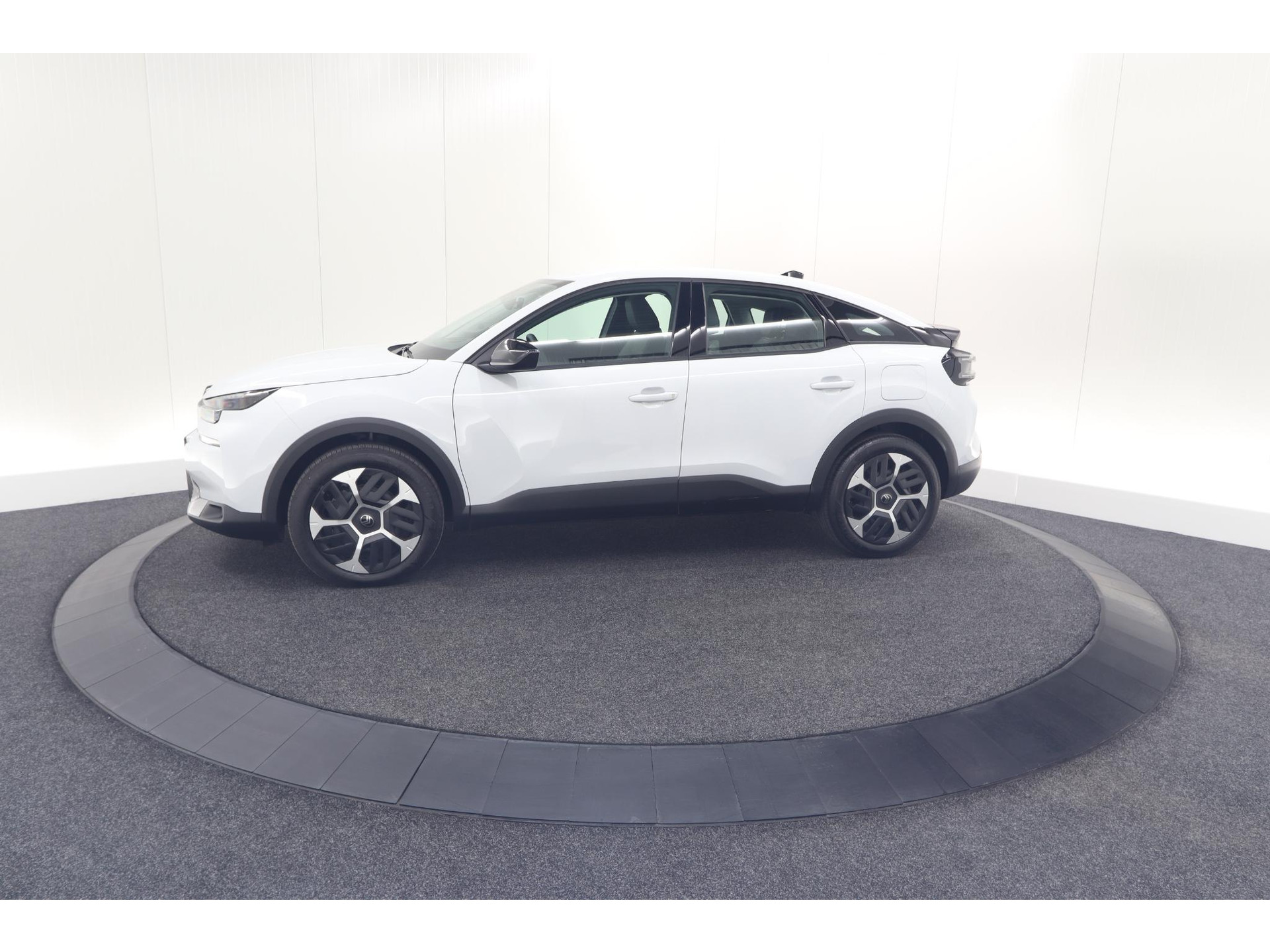 Citroen C4 Hybrid 136 e-DCS6 Plus | Camera | Apple Carplay | Navigatie | Parkeersensoren