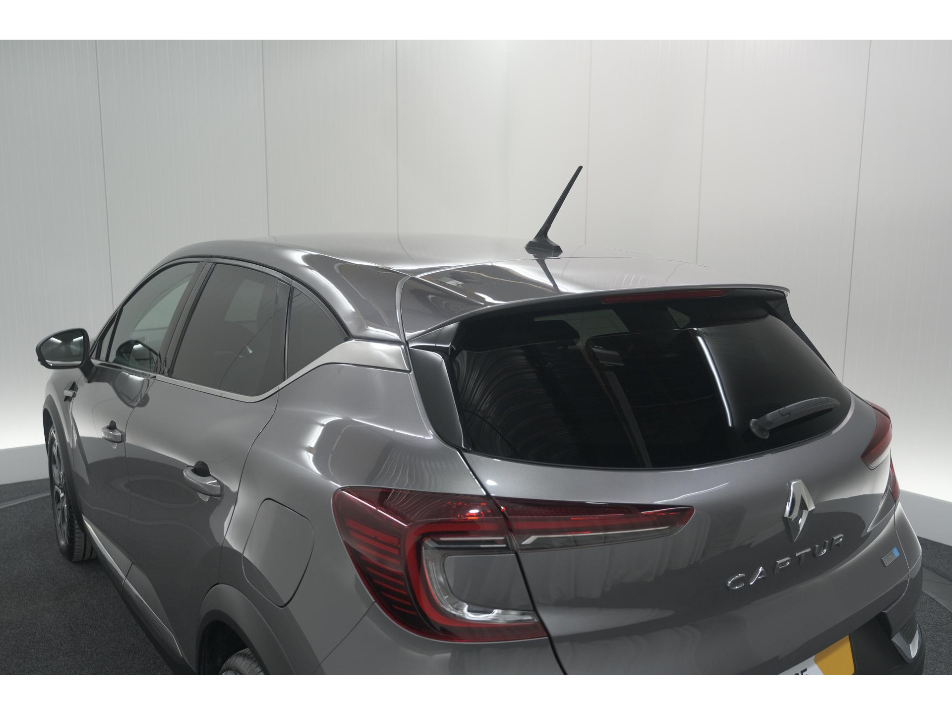 Renault Captur 1.6 E-Tech Plug-in Hybrid 160 Intens | Parkeersensoren | Apple Carplay | Navigatie | Climate Control