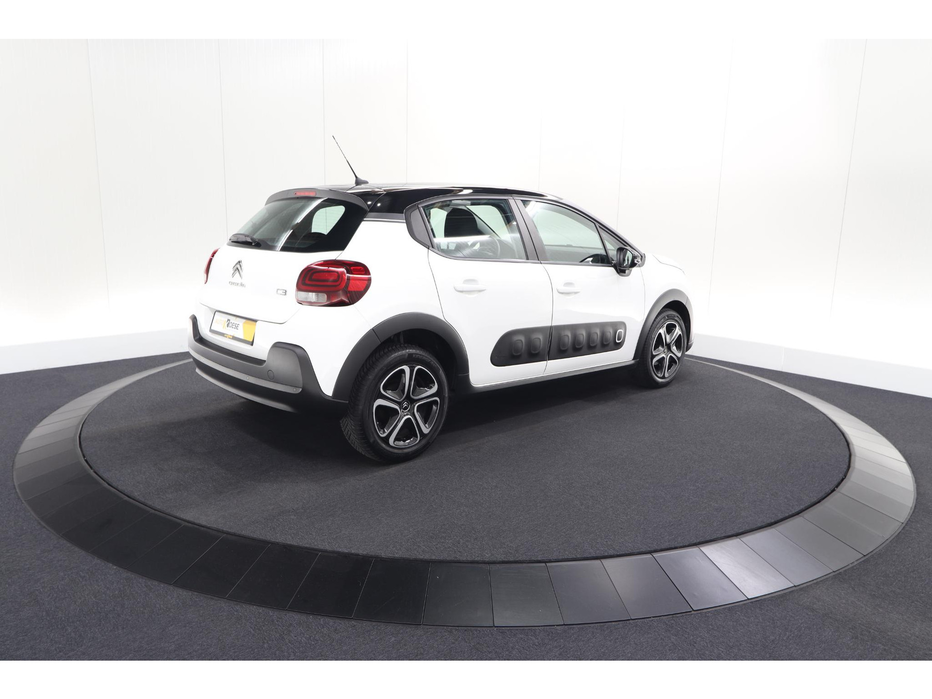 Citroen C3 PureTech 82 S&S Feel Edition | Parkeersensoren | Navigatie | Apple Carplay | Climate Control