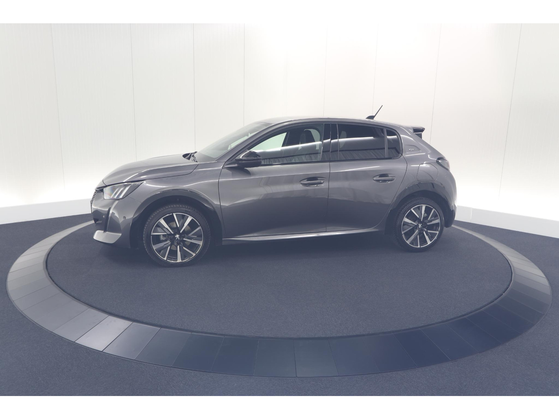 Peugeot 208 PureTech 100 EAT8 GT | Camera | Dodehoekdetectie | Navigatie | Apple Carplay