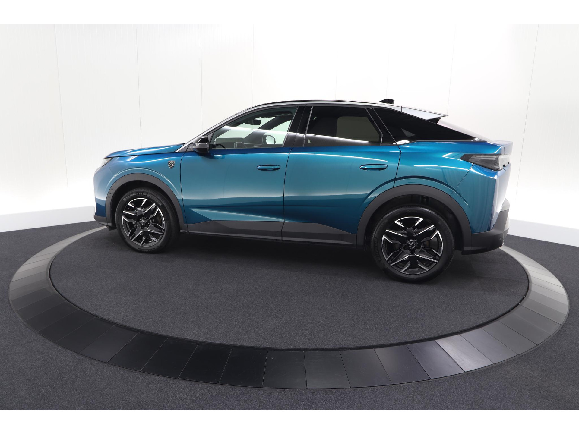 Peugeot 3008 1.2 Hybrid 136 GT | Elektrische Kofferklep | Camera | Adaptieve Cruise Control | Apple CarPlay