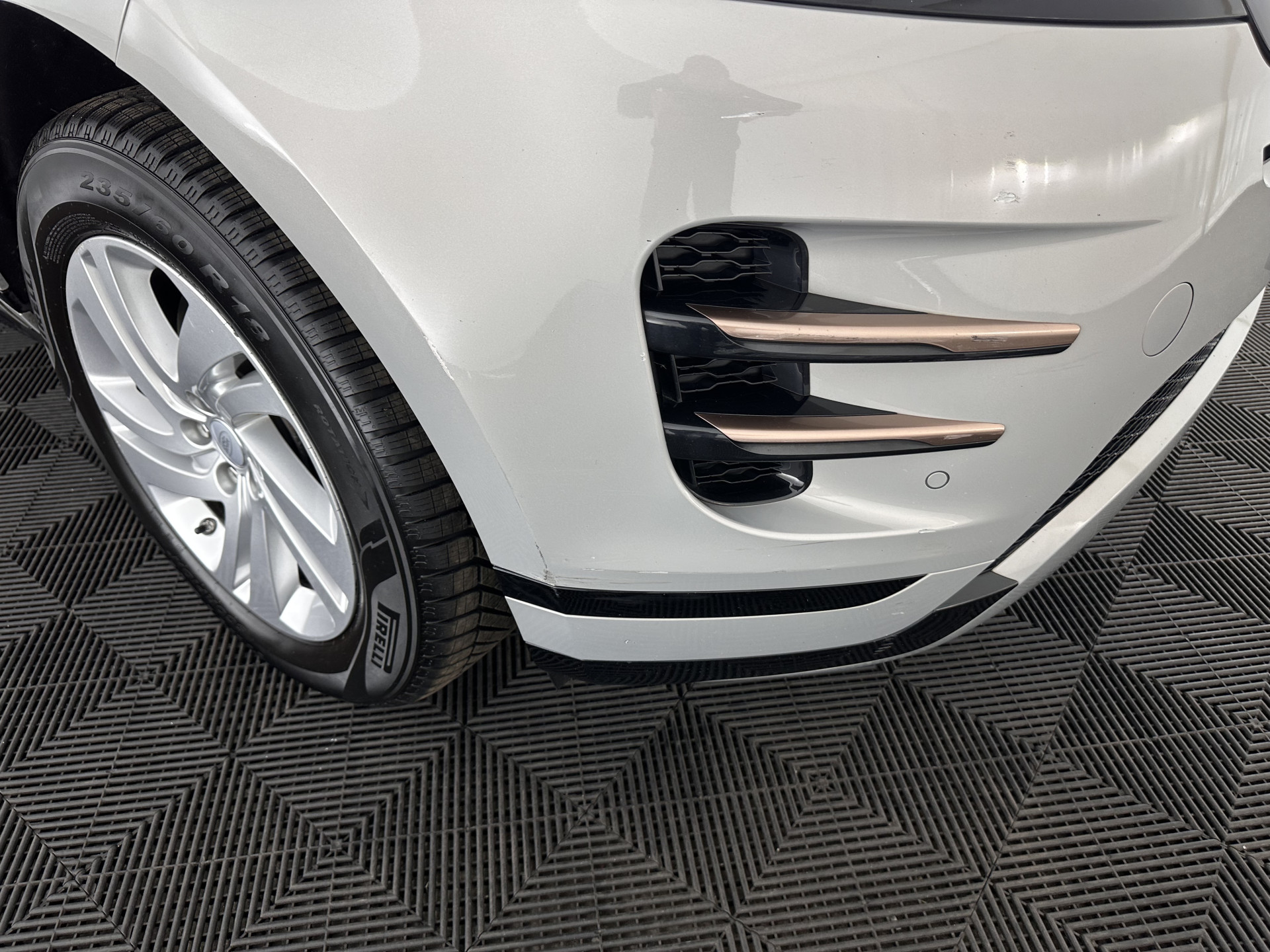 Land Rover Range Rover Evoque 2.0 D180 AWD SE (INCL-BTW) Aut. *LEATHER | FULL-LED | HEATED-COMFORTSEATS | NAVI-FULLMAP | SHIFTPADDLES | CAMERA | ECC | CARPLAY | PDC | CRUISE | 18''ALU*