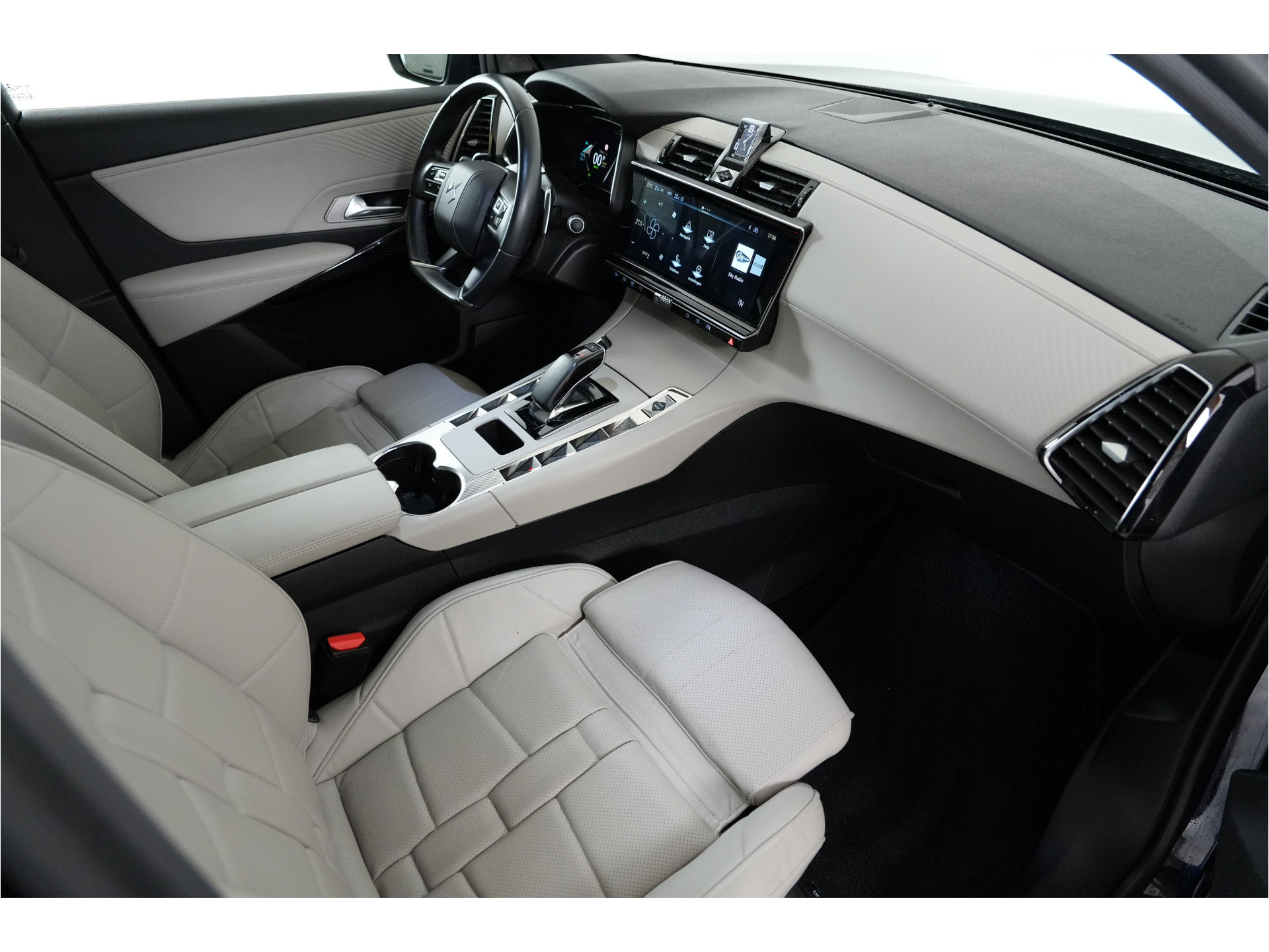 DS 7 E-Tense 4x4 La Première 360 pk PHEV | SOH 96% | Pano | Massage | Nachtzicht | Focal | 360° Cam | Nappa |
