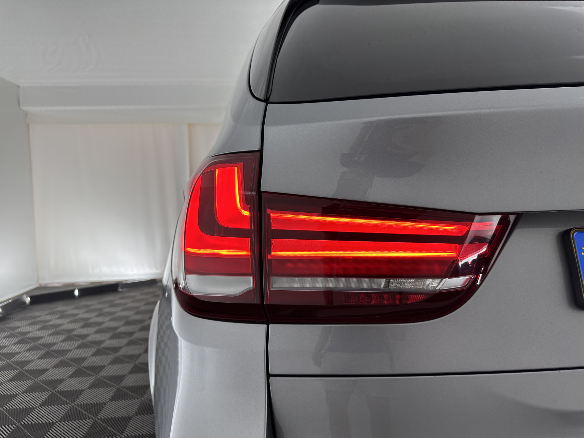BMW X5 M50d M-Sportpack Aut. *PANO | HEAD-UP | LUXURY-LEATHER | ADAPTIVE-CRUISE | SOFT-CLOSE | BANG&OLUFSEN | TOP-VIEW | BLINDSPOT | NIGHT-VISION | MEMORY-PACK | DIGI-COCKPIT | HEATED-COMFORTSEATS | NAVI-FULLMAP |