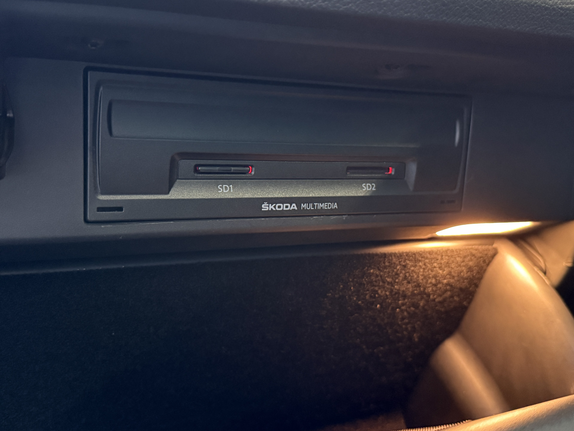 ŠKODA Kodiaq 1.5 TSI Business Edition | Panoramadak | Apple Carplay | Stoelverwarming