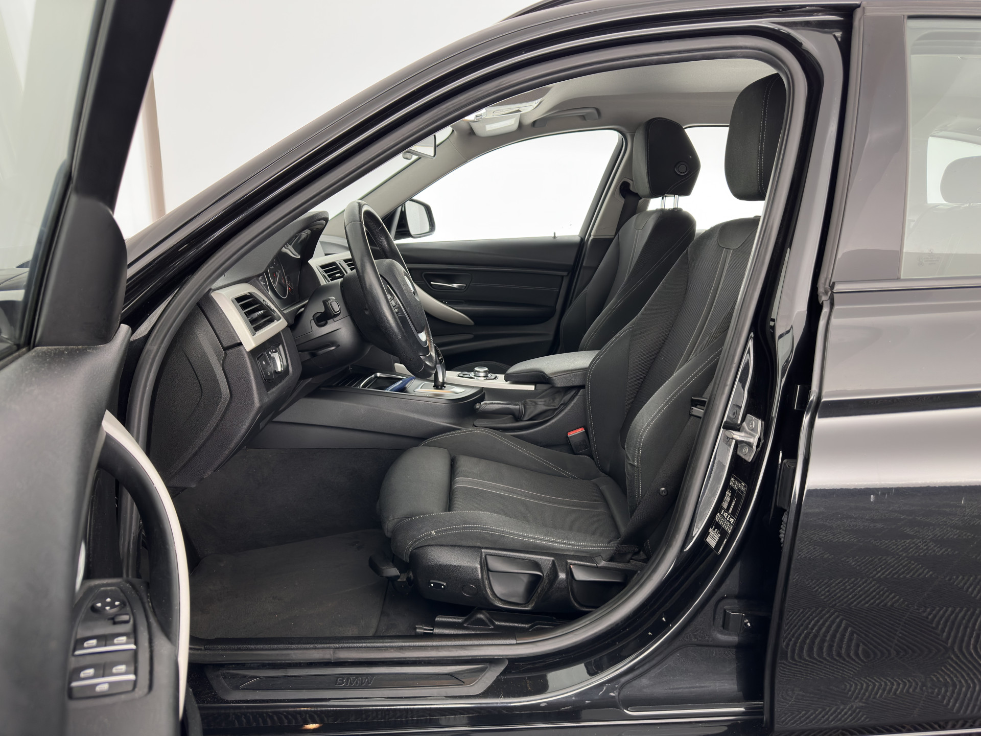 BMW 3-serie Touring 316d Centennial Executive Aut. *FULL-LED | SPORT-SEATS | NAVI-FULLMAP | ECC | PDC | CRUISE | 16''ALU*