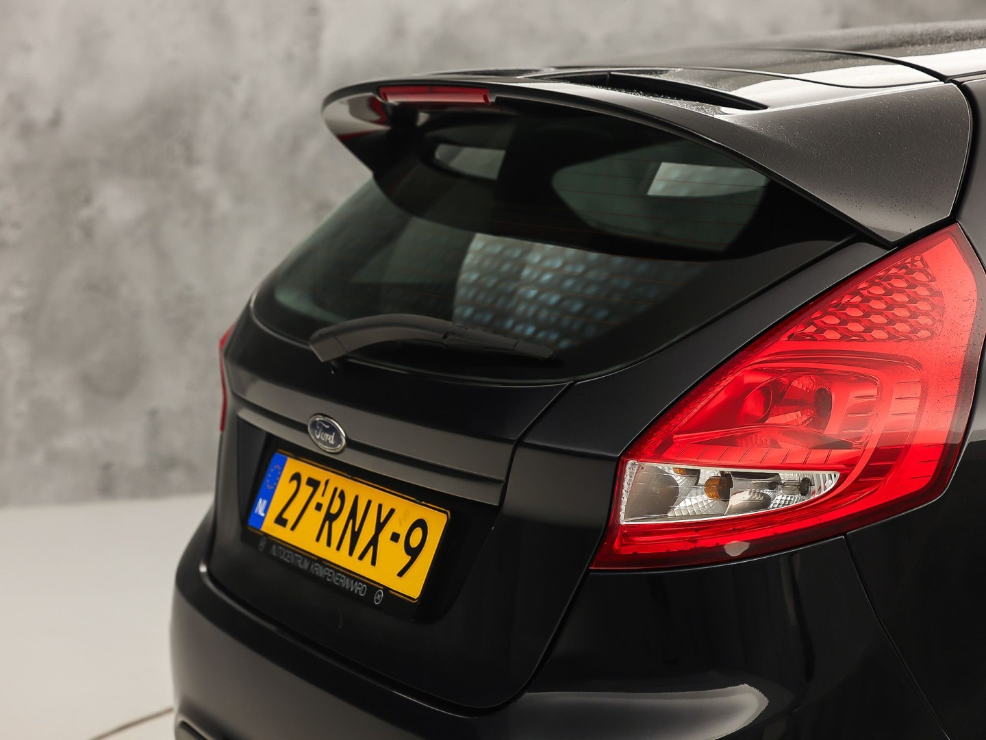 Ford Fiesta 1.25 S-Edition (AIRCO, LM VELGEN, ELEK RAMEN, GETINT GLAS, SPORTSTOELEN, MULTIFUNCTIONEEL STUURWIEL, NIEUWSTAAT)