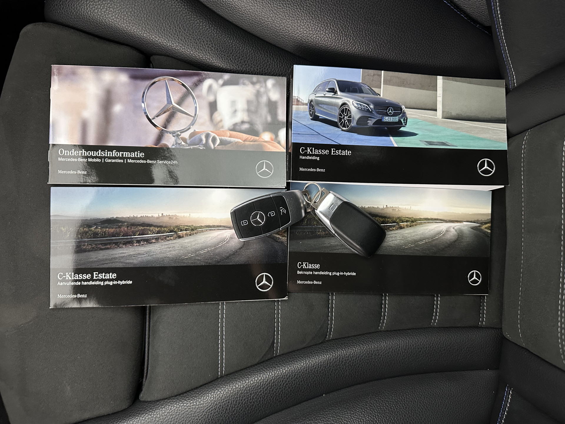 Mercedes-Benz C-klasse Estate 300 e AMG Limited Business Solution ( Plug-in ) (INCL-BTW) Aut. *LEATHER-ALCANTARA | FULL-LED | NAVI-FULLMAP | TOPVIEW | BLINDSPOT | PREMIUM-AUDIO | DAB | CARPLAY | AMBIENTLIGHT | DIGI-COCKPIT | SPORTSEATS | TOWBAR | 18"ALU*