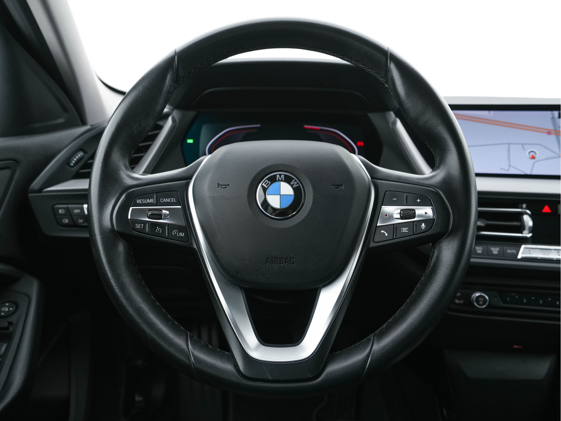 BMW 1-serie 116d Executive Edition Sport-Line (INCL-BTW) *DIGI-COCKPIT | FULL-LED | NAVI-FULLMAP | LEATHER-MICROFIBRE | AMBIENT-LIGHT | CARPLAY | CRUISE | KEYLESS | HEATED-SPORTSEATS | PRIVACY-GLASS | DAB | ECC | PDC | 17"ALU*