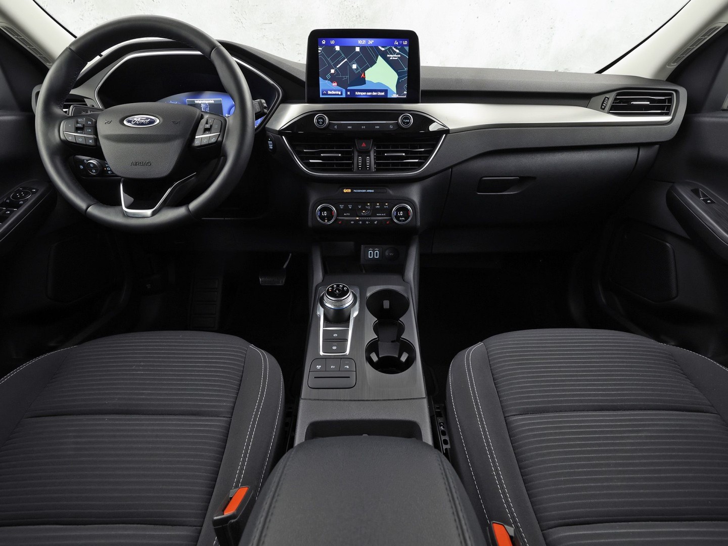 Ford Kuga 2.5 PHEV Titanium X 225Pk Automaat (SOH 87,6%, VIRTUAL COCKPIT, APPLE CARPLAY, STUUR/STOELVERWARMING, KEYLESS, SPORTSTOELEN, CAMERA, TREKHAAK, NIEUWSTAAT)