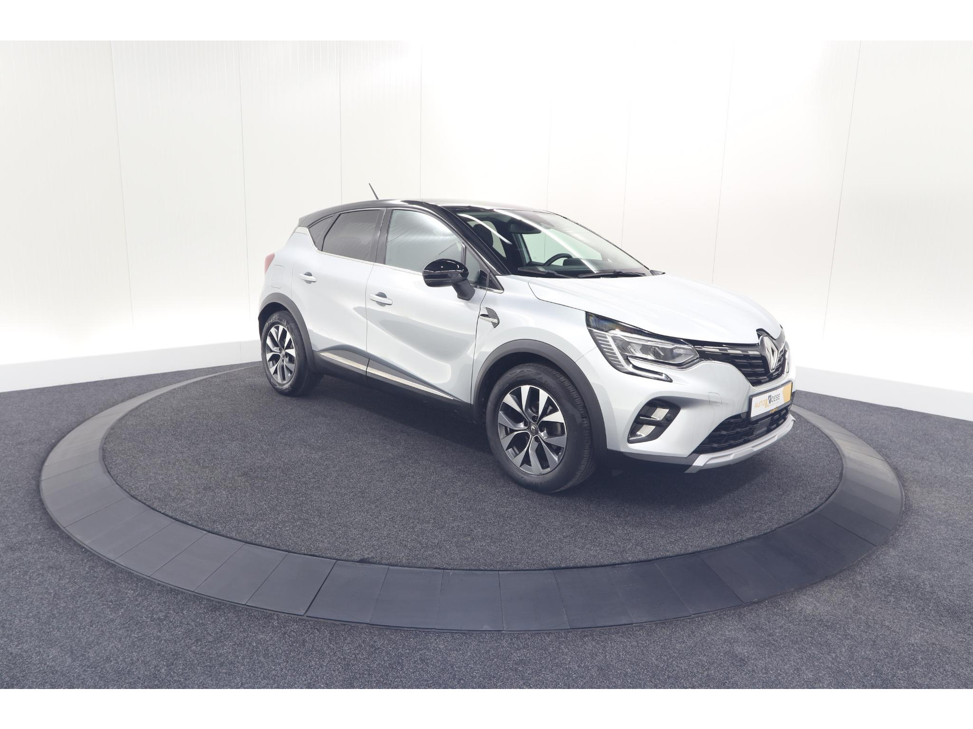 Renault Captur TCe 90 Intens | Trekhaak | Camera | Navigatie | Parkeersensoren | Apple Carplay