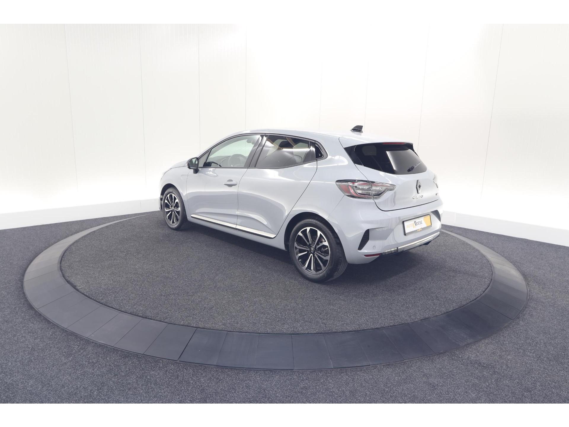 Renault Clio 1.6 E-Tech Full Hybrid 145 techno | 360 Camera | Adaptieve Cruise Control | Dodehoekdetectie | 9.3 Inch Groot Scherm