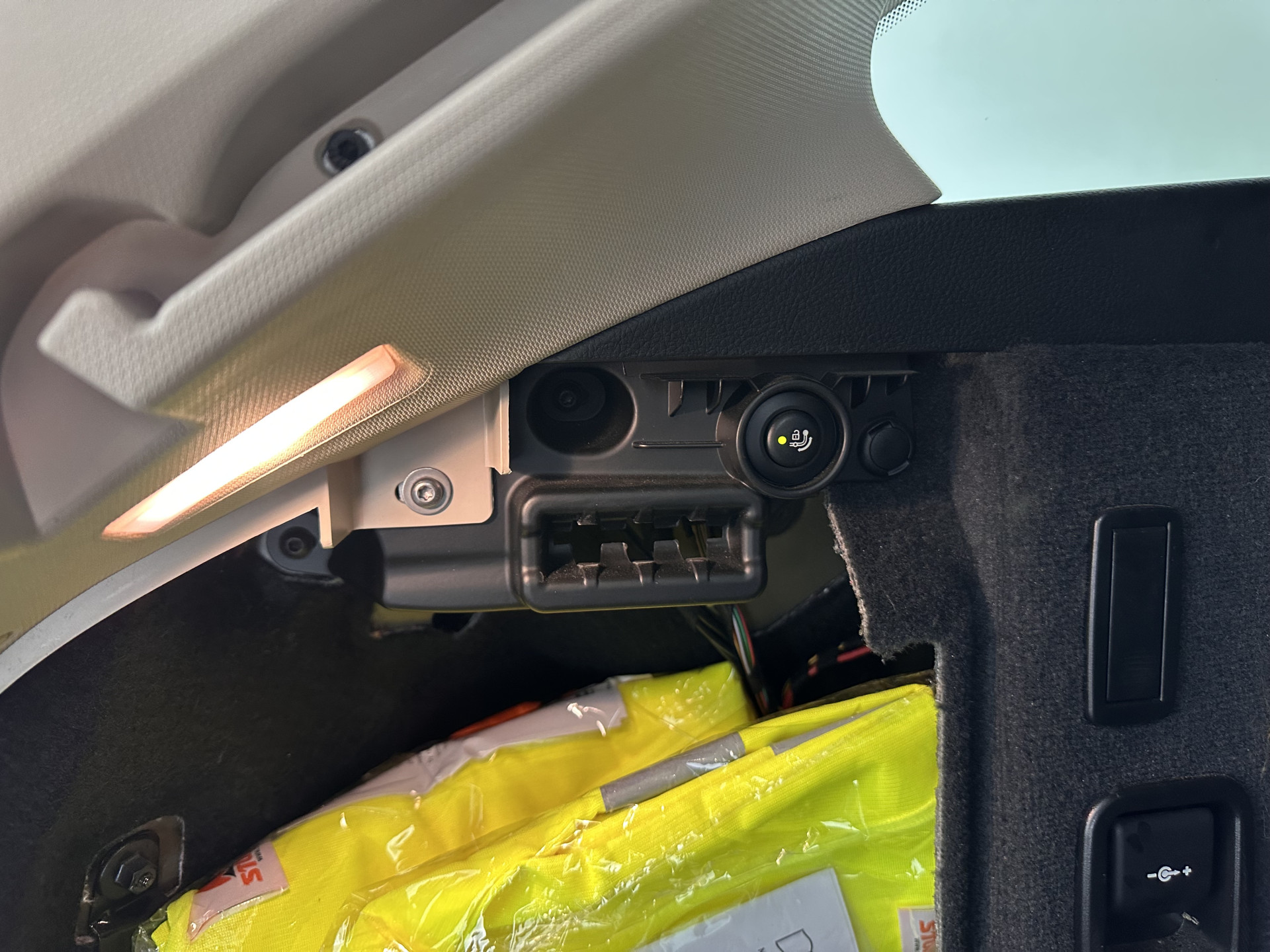 BMW 3-serie Touring 320d EDE Executive Aut. *PANO | LEATHER | FULL-LED | DIGI-COCKPIT | HEATED-SPORTSEATS | NAVI-FULLMAP | PRIVACY-GLASS | ECC | KEYLESS | LANE-ASSIST | PDC | CRUISE | TOWBAR | 18''ALU*