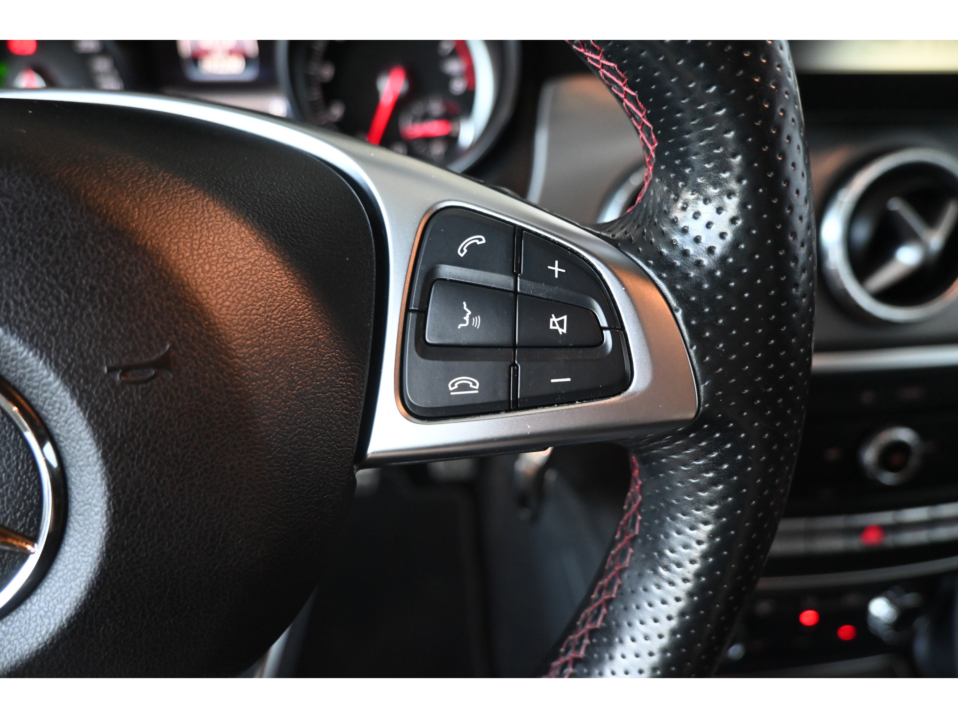 Mercedes-Benz CLA-klasse 180 AMG Night Edition Plus Clima Cruise Xenon LED Navigatie Inruil mogelijk