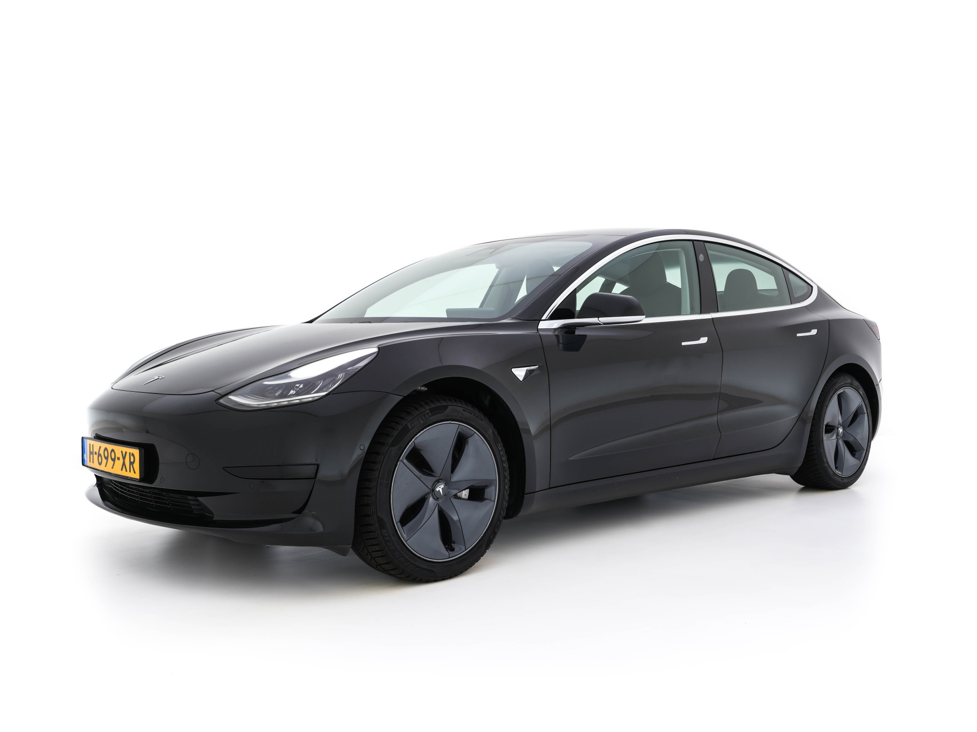 Tesla Model 3 Standard RWD Plus 60 kWh [ 3-Fase ] {SOH-84%} (INCL-BTW) Aut. *PANO | AUTO-PILOT | LEATHER | KEYLESS | FULL-LED | MEMORY-PACK | SURROUND-VIEW | DAB | CARPLAY | DIGI-COCKPIT | LANE-ASSIST | COMFORT-SEATS | 18"ALU*