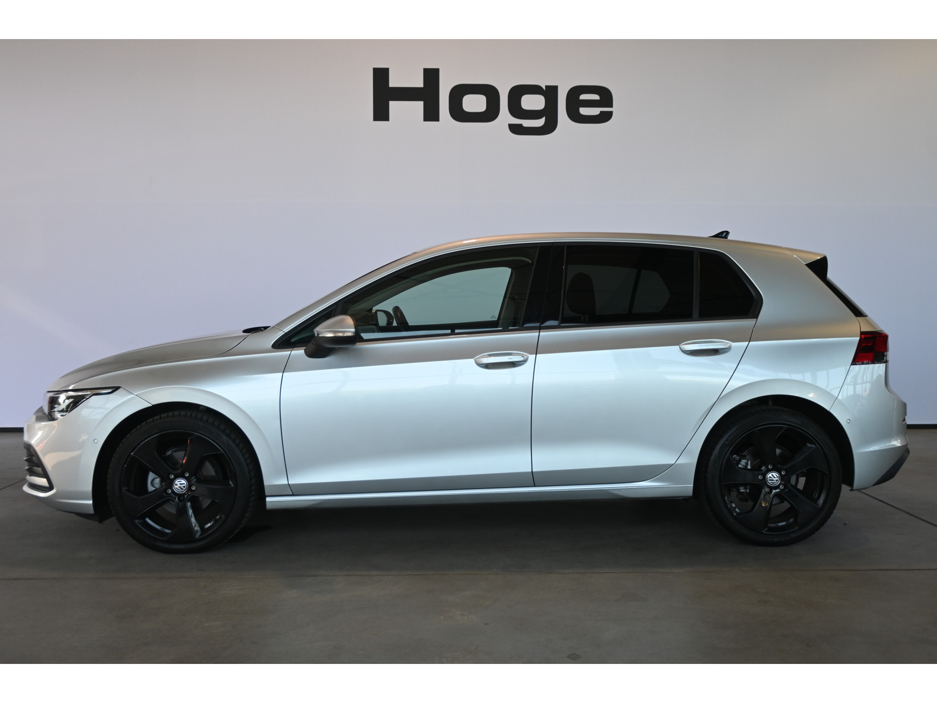 Volkswagen Golf 1.5 eTSI R-Line Automaat Clima Carplay Cruise Control Rijklaarprijs Inruil Mogelijk!