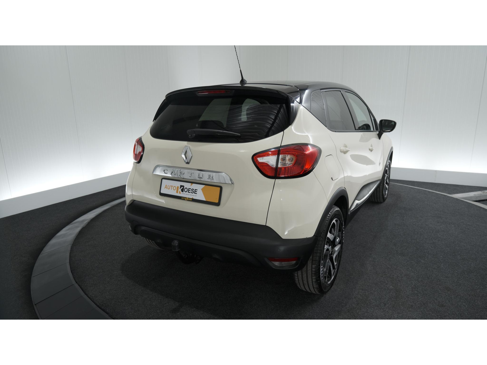 Renault Captur TCe 120 Dynamique | Trekhaak | Camera | R-Link Navigatie | Parkeersensoren