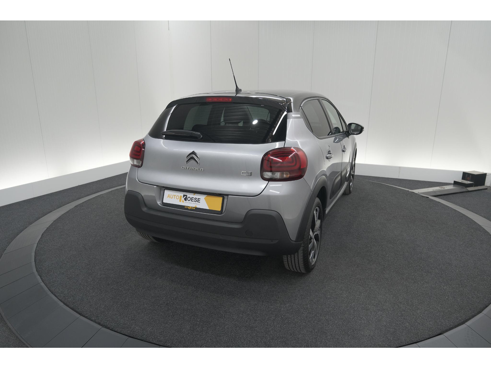 Citroen C3 PureTech 110 EAT6 Shine | Camera | Navigatie | Parkeersensoren | Apple Carplay | 17 Inch Lichtmetalen Velgen
