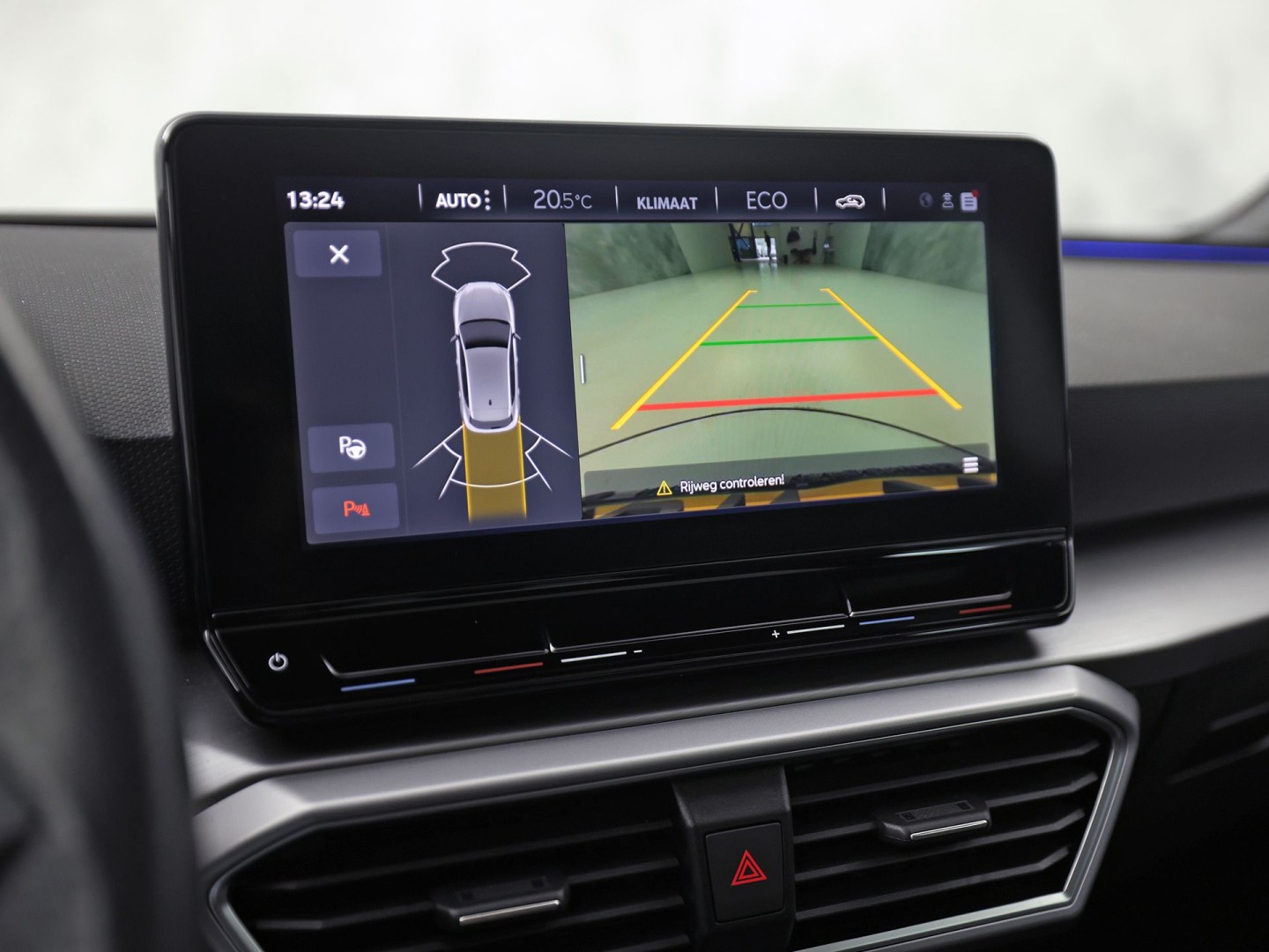 SEAT Leon 1.4 TSI eHybrid PHEV FR 204Pk Automaat (PANORAMADAK, SOH 97,5%, APPLE CARPLAY, MEMORY SEAT, LEDER/ALCANTARA, CAMERA, GETINT GLAS, KEYLESS, ADAPTIVE CRUISE, ZWART HEMEL, NIEUWSTAAT)