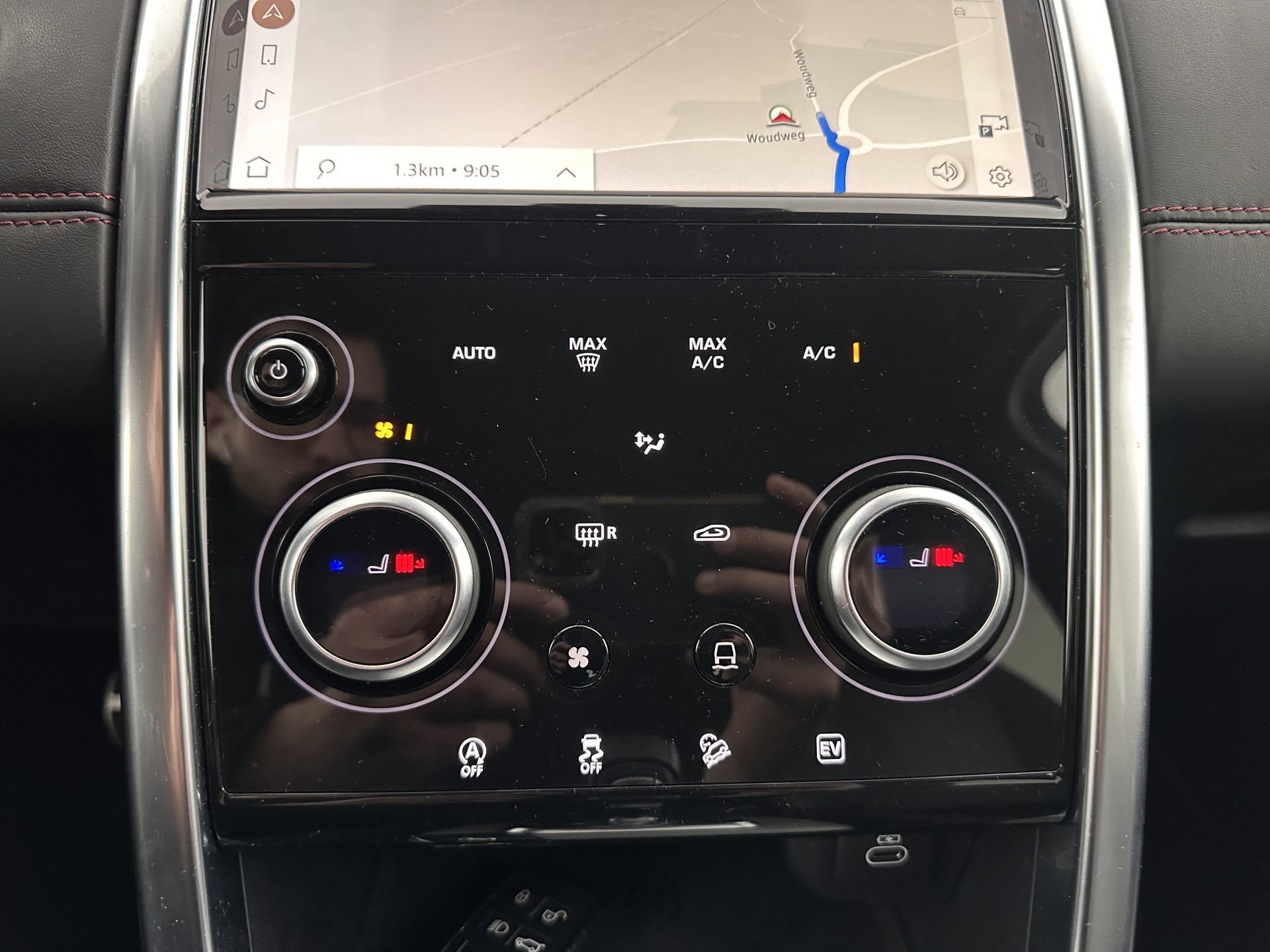 Land Rover Discovery Sport P300e 1.5 R-Dynamic HSE Black Exterior Pack AWD (Plug-in) (INCL-BTW) *LEATHER | FULL-LED | DIGI-COCKPIT | MERIDIAN-AUDIO | BLINDSPOT | KEYLESS | SHIFTPADDLES | PRIVACYGLASS | NAVI-FULLMAP | ECC | MEMORY-PACK | PDC | CRUISE | 20'