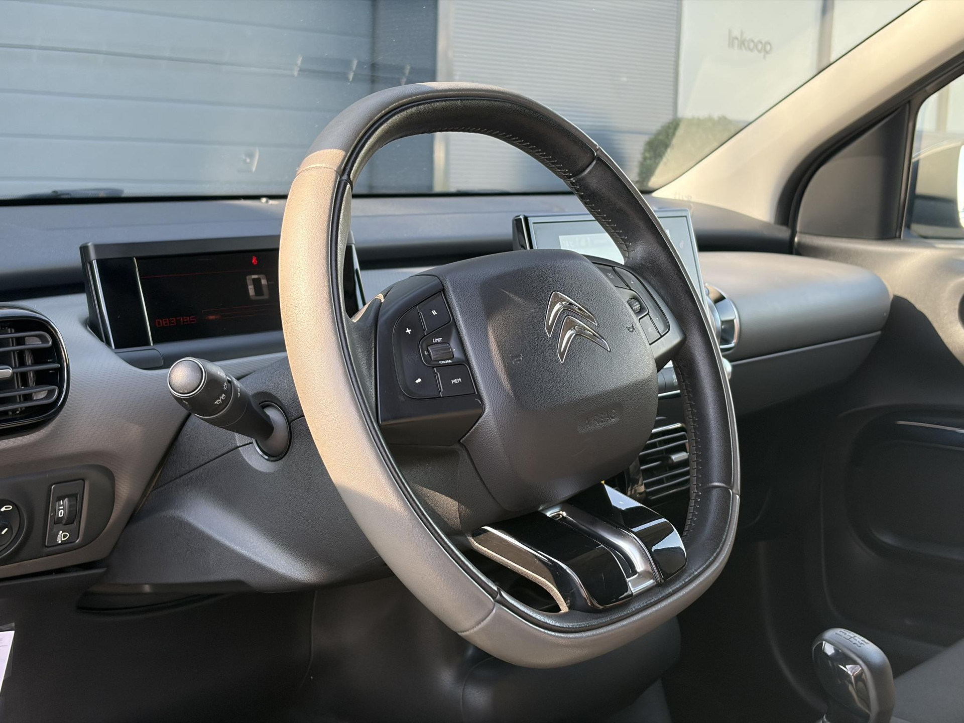 Citroen C4 Cactus 1.2 PureTech Shine 2e Eigenaar,Camera,Navi,Trekhaak,Pdc,Dealer Onderhouden,N.A.P,Lm velgen,Bj 12-2016,Apk tot 02-2027