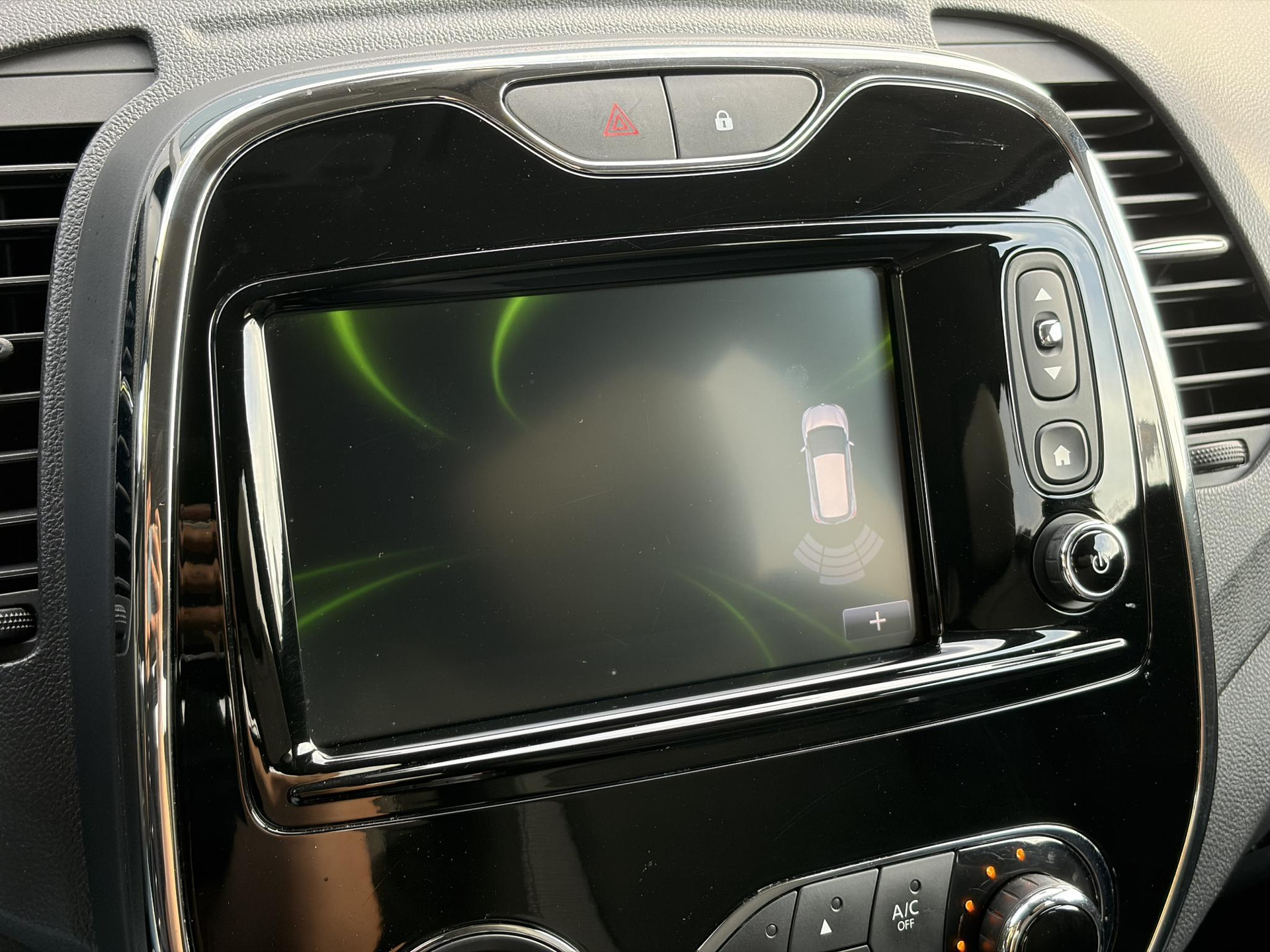 Renault Captur 1.2 TCe Dynamique ✓Navi✓Trekhaak✓Keyless✓Clima✓Cruise✓Dealer Onderhouden✓Automaat✓120pk✓Lm velgen✓Pdc✓N.A.P✓Apk tot 06-2027