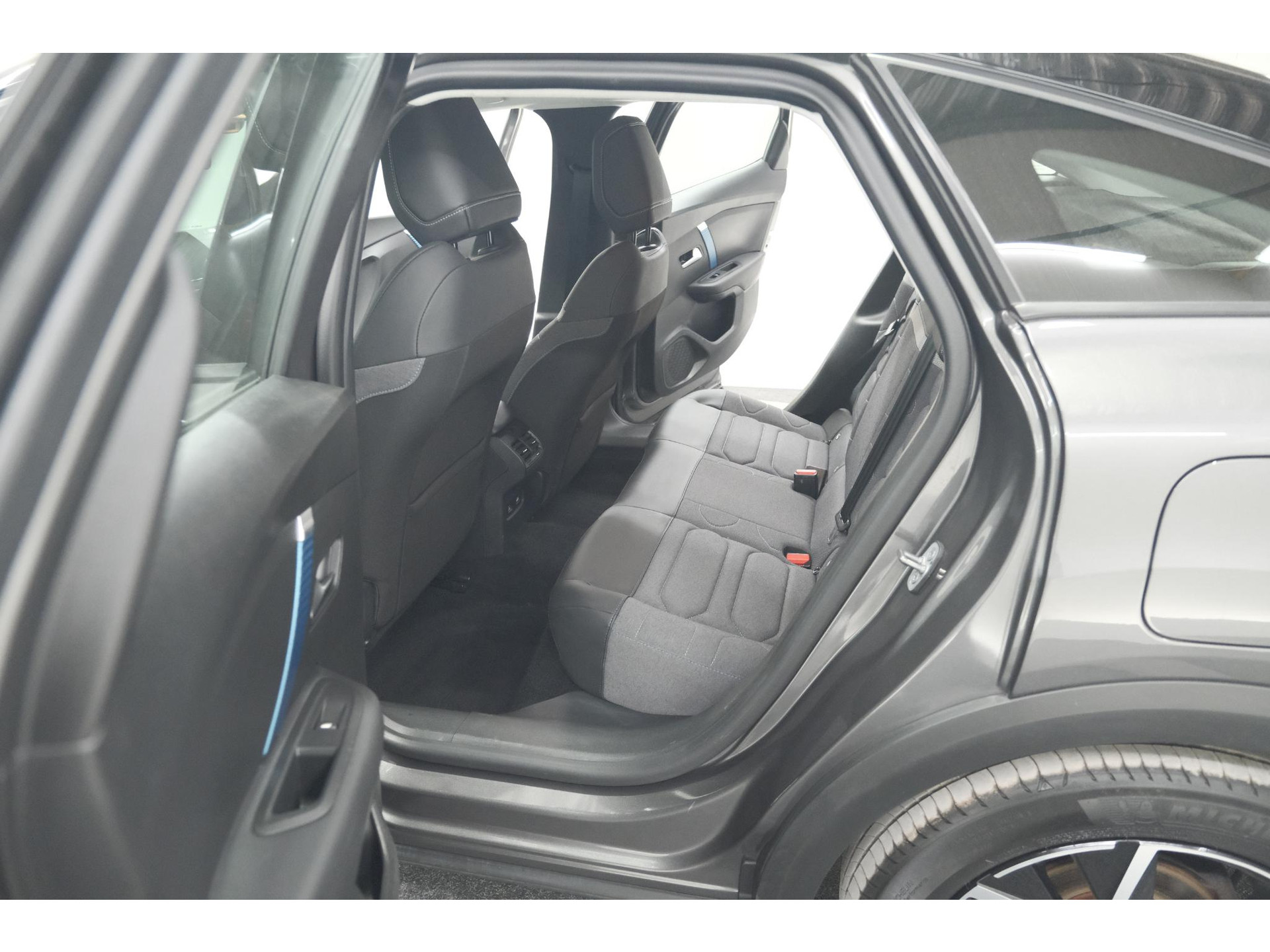 Citroen Ë-C4 Feel Pack 50 kWh | Camera | Navigatie | Parkeersensoren | Stoelverwarming