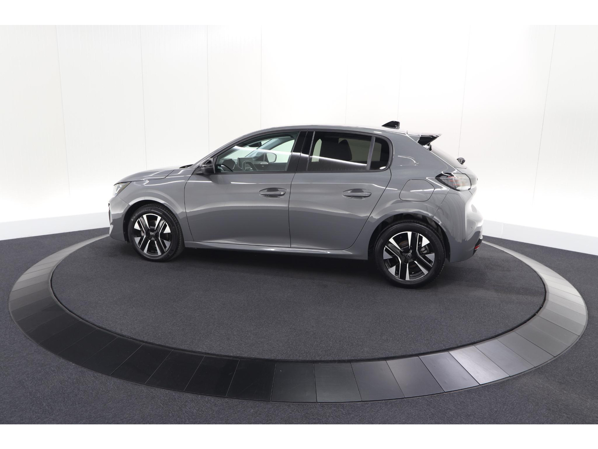 Peugeot 208 1.2 Hybrid 110 e-DCS6 Allure | Apple Carplay | Parkeersensoren Voor + Achter | Climate Control