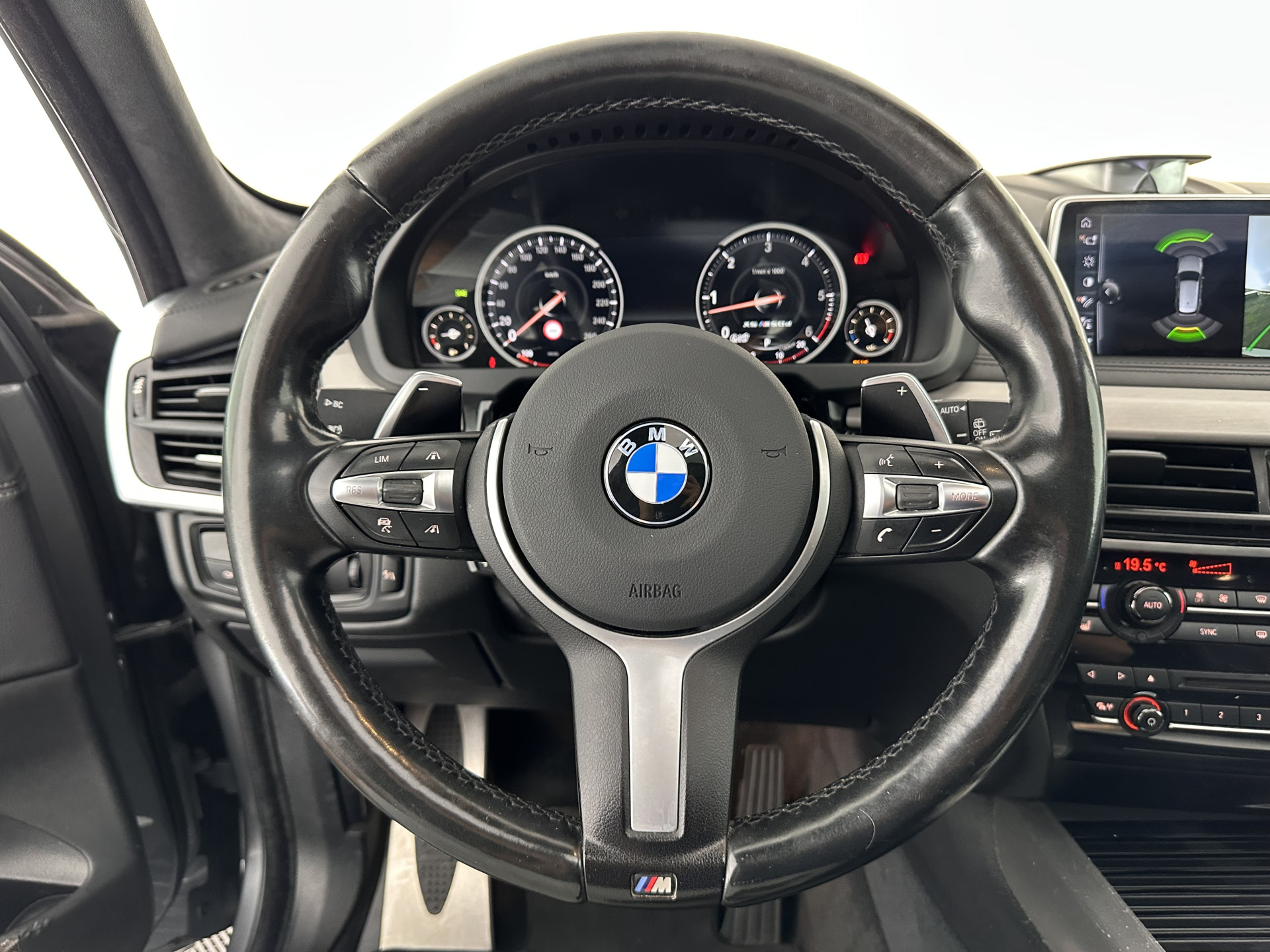 BMW X5 M50d M-Sportpack Aut. *PANO | HEAD-UP | LUXURY-LEATHER | ADAPTIVE-CRUISE | SOFT-CLOSE | BANG&OLUFSEN | TOP-VIEW | BLINDSPOT | NIGHT-VISION | MEMORY-PACK | DIGI-COCKPIT | HEATED-COMFORTSEATS | NAVI-FULLMAP |