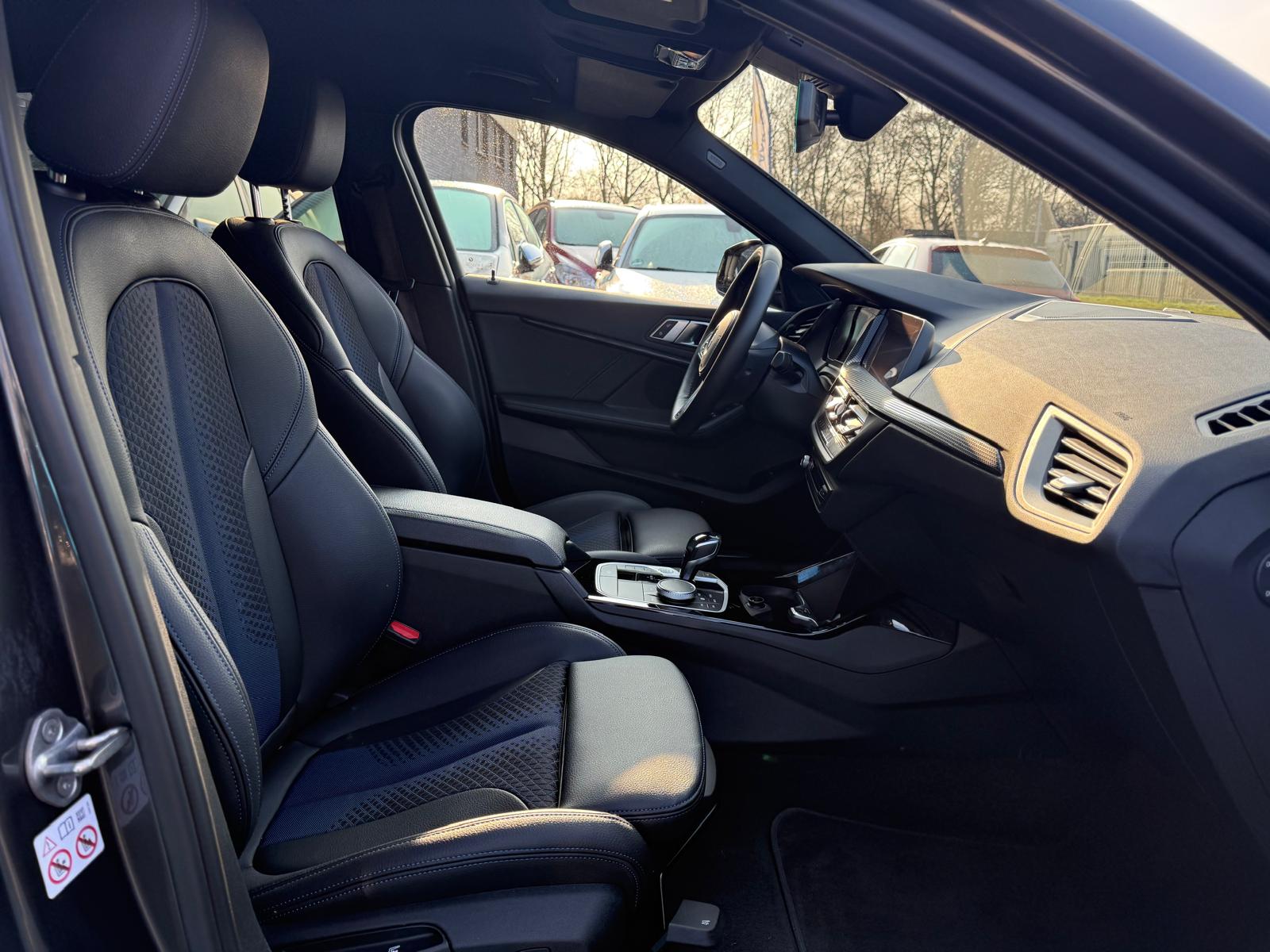 BMW 1-serie 116d Executive | 1E EIGENAAR | 3/6/12MND GARANTIE | AUTOMAAT | LED | CARPLAY | SFEERVERLICHTING | CRUISE | AIRCO |