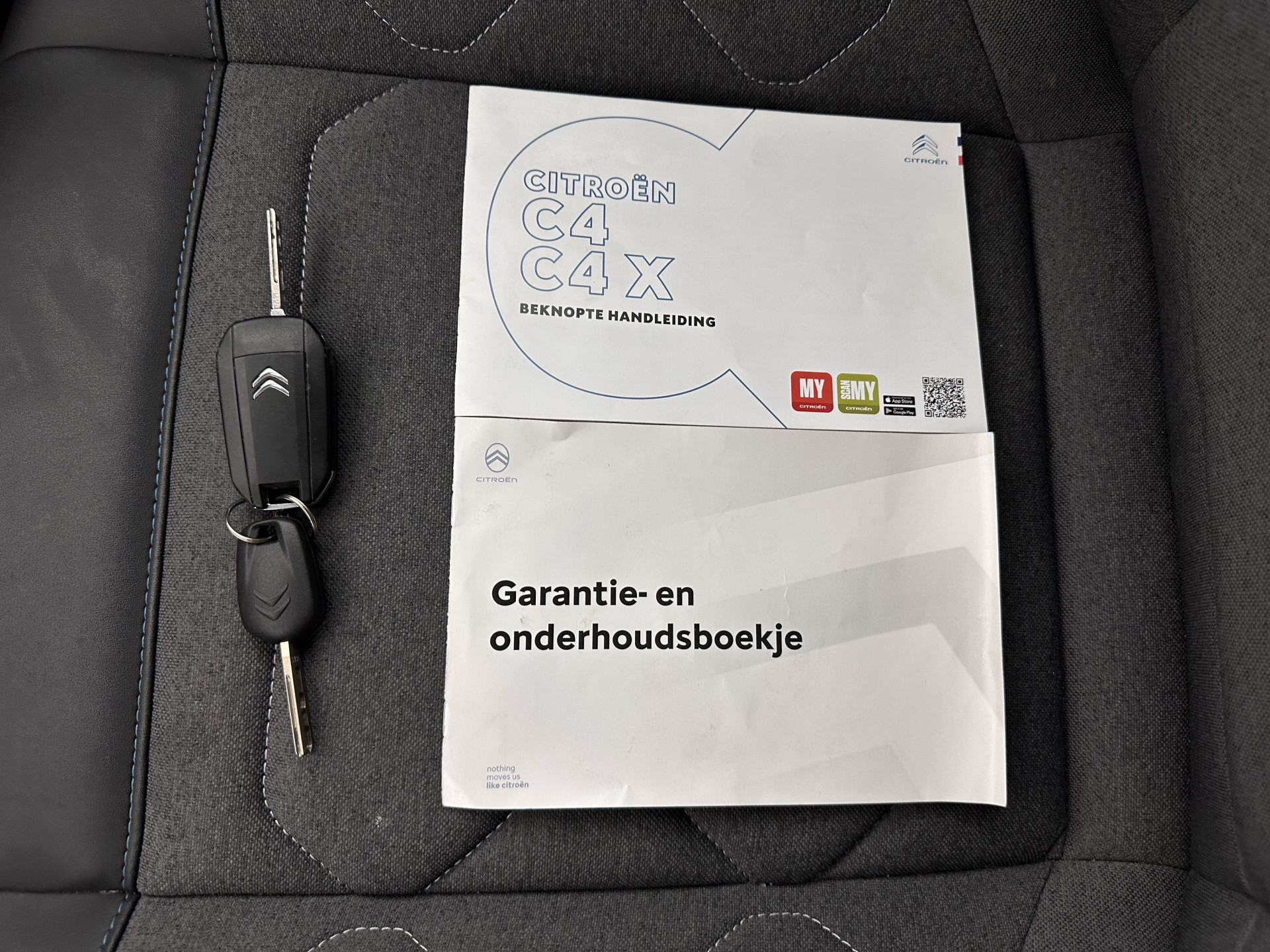 Citroën Ë-C4 X Feel Pack 50 kWh [ 3-Fase ] (INCL.BTW) *FULL-LED | LEATHER-FABRIC | DIGI-COCKPIT | DAB | COMFORT-SEATS | CAMERA | ECC | PDC | CRUISE | 18''ALU*