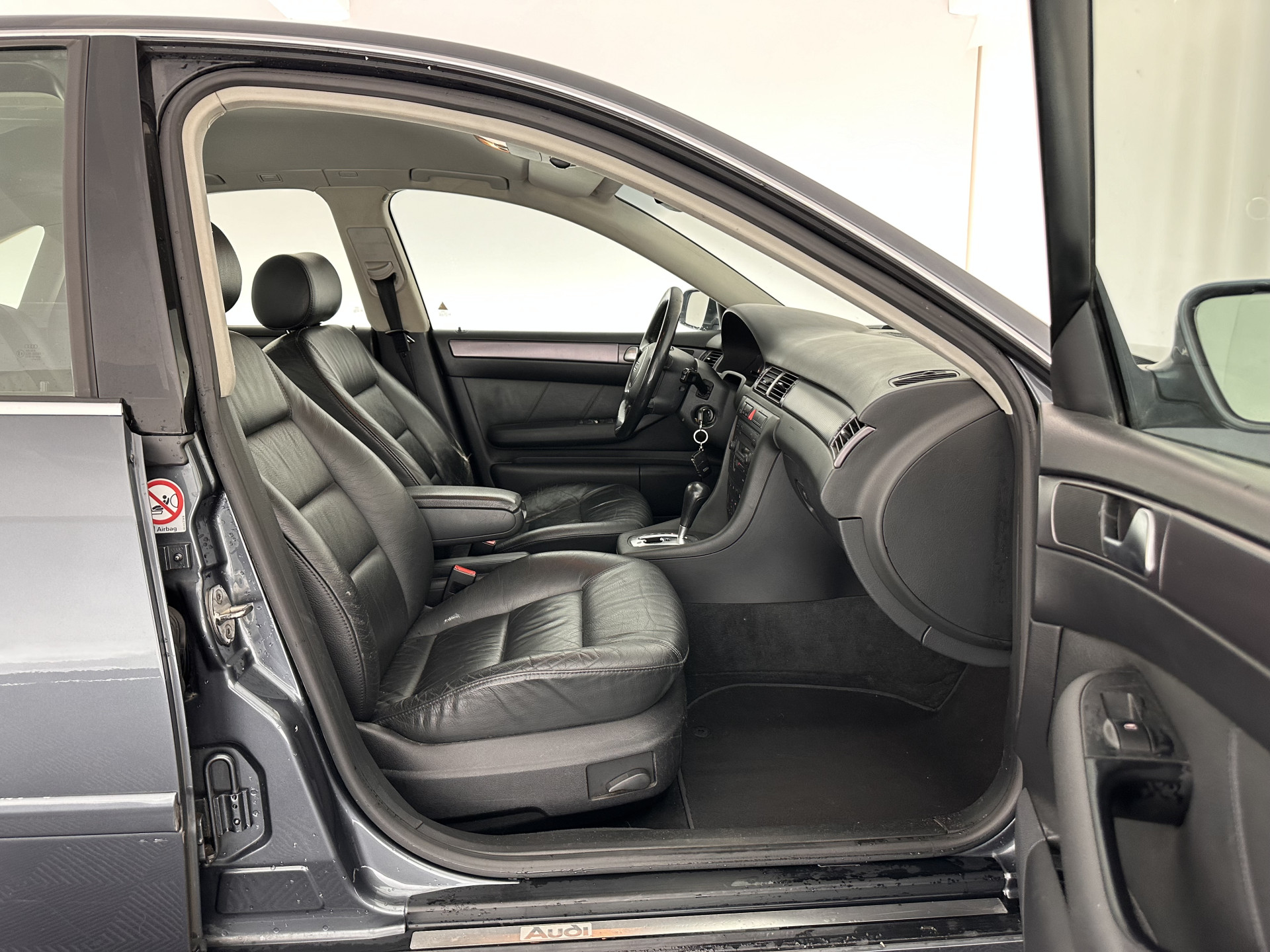 Audi A6 Limousine 2.4 MT  [ GEARBOX-PROBLEM ] Aut. *LUXURY-LEATHER | ECC | PDC | CRUISE | RADIO-CD | COMFORT-SEATS | 17"ALU*