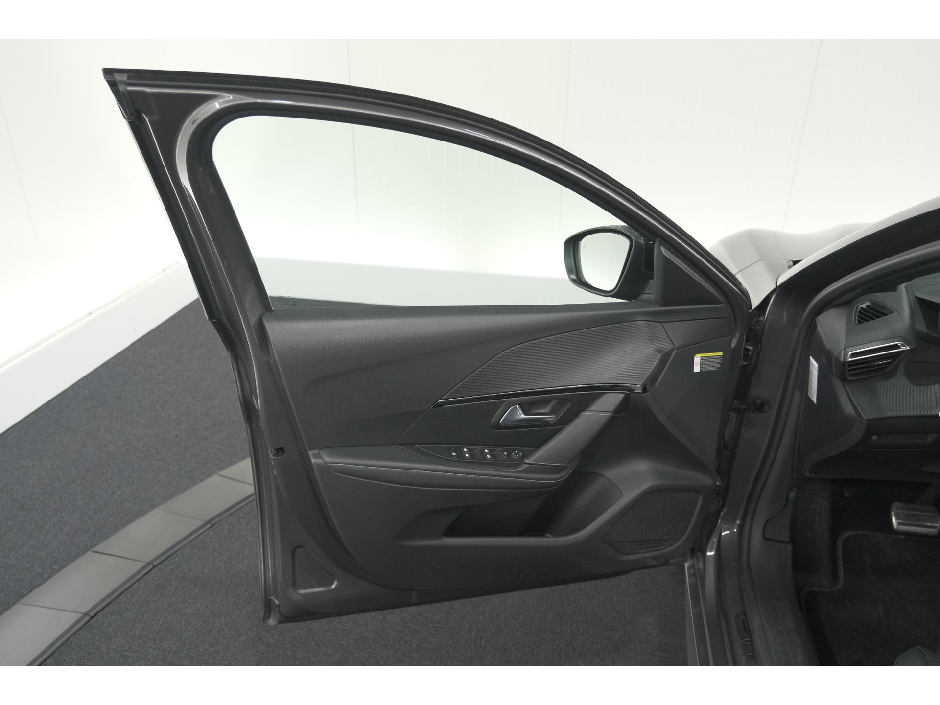 Peugeot 208 PureTech 100 EAT8 GT | Camera | Dodehoekdetectie | Navigatie | Apple Carplay