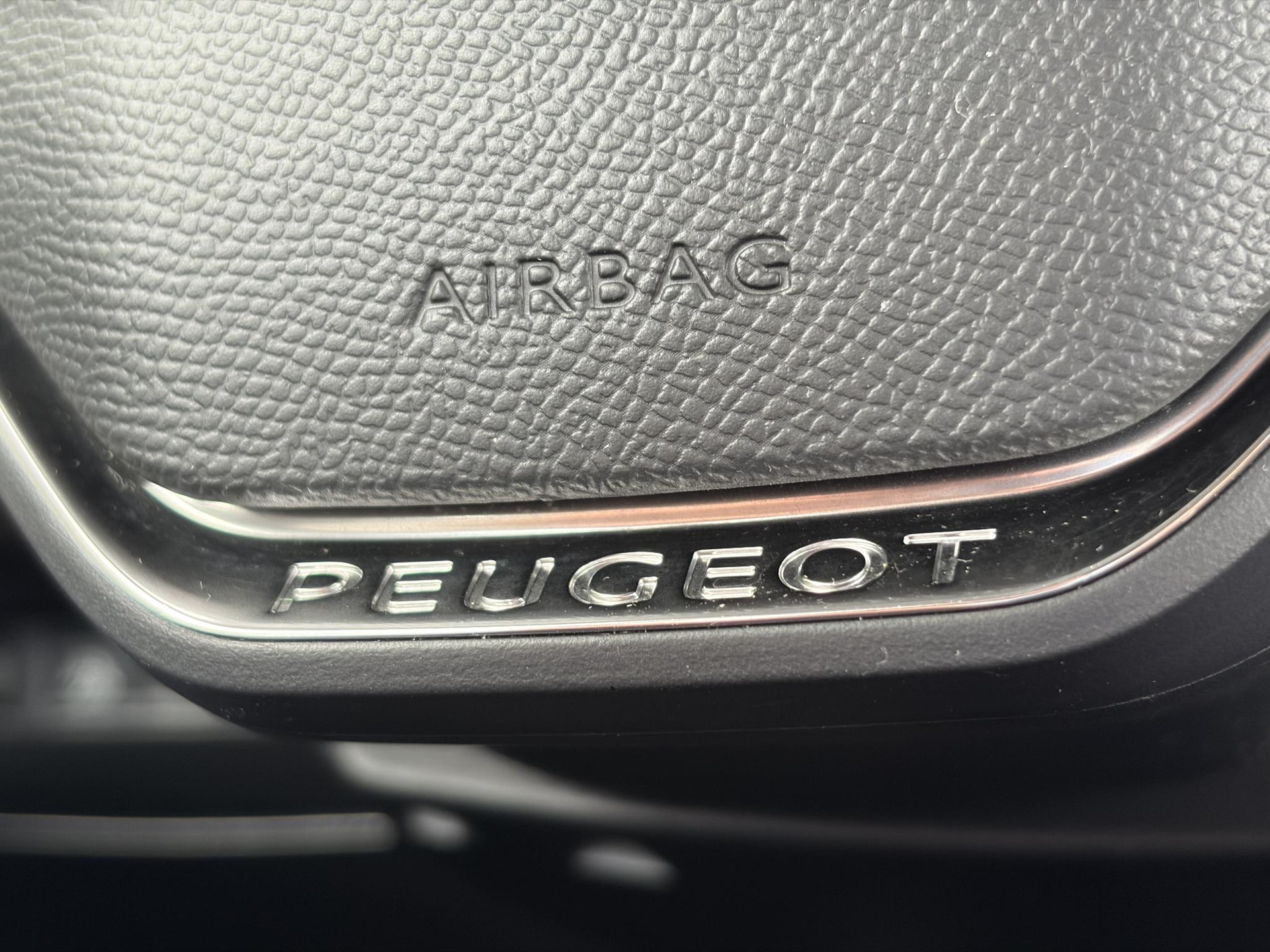 Peugeot 208 1.2 PureTech Blue Lease Active 102pk,2e Eigenaar,Navi,Apple Carplay/Android,Rijstrooksensor,6 Bak,Pdc,Dealer Onderhouden,N.A.P,Apk tot 04-2028