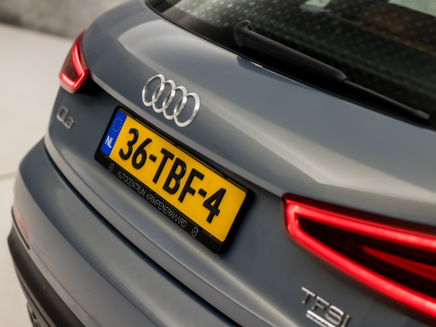 Audi Q3 2.0 TFSI Quattro Sport 211Pk Automaat (NAVIGATIE, CLIMATE, ZWART HEMEL, BRUIN LEDER, SPORTSTOELEN, CRUISE, PARKEERSENSOREN, XENON, NIEUWSTAAT)