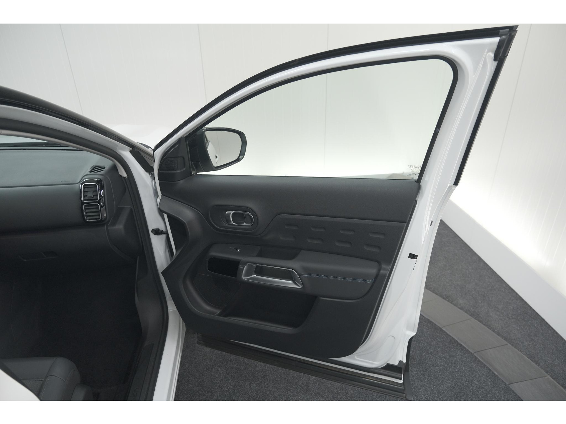 Citroen C5 Aircross Hybrid 136 e-DCS7 Plus | Camera | Navigatie | Parkeersensoren | Apple Carplay