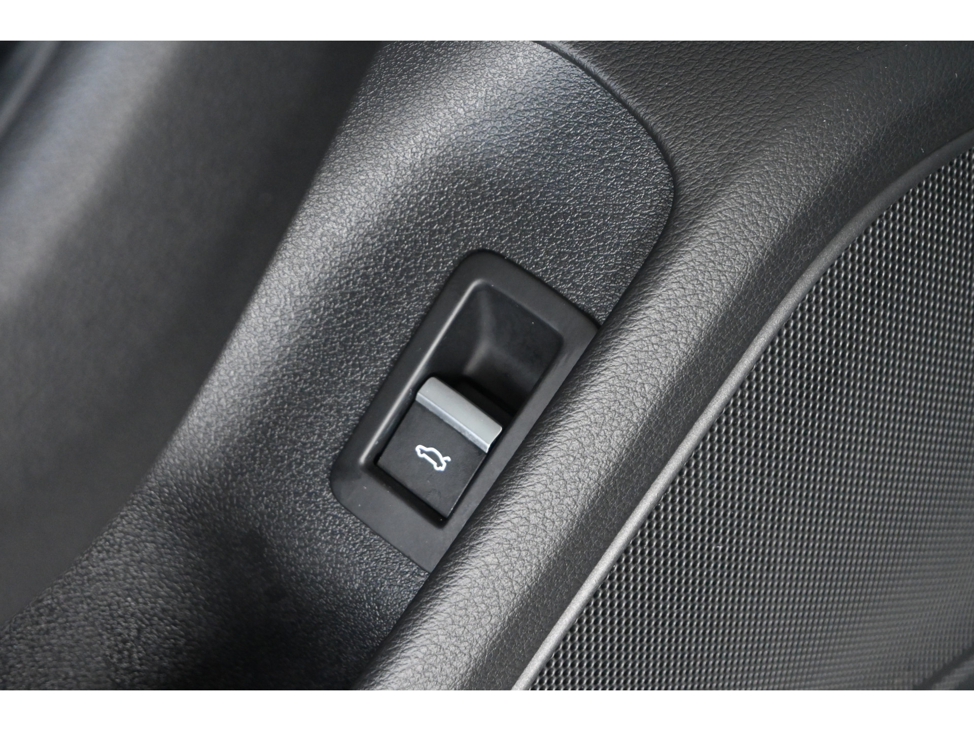 Audi A4 Avant 1.4 TFSI Sport S line edition Nap! Automaat Clima Navigatie Cruise LED Stoelverwarming Goed Onderhouden! Inruil Mogelijk!