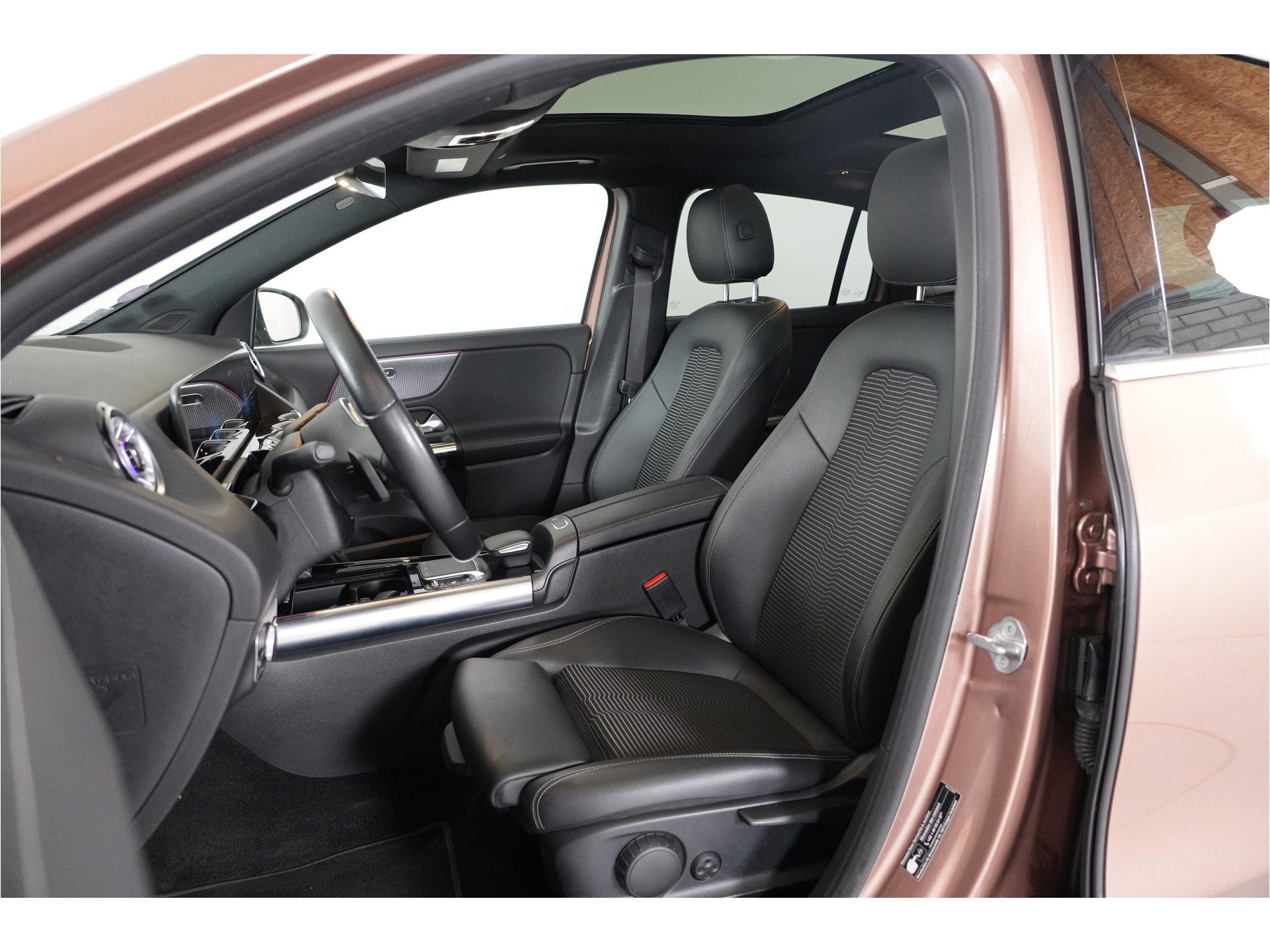 Mercedes-Benz GLA-klasse 250 e AMG Line 218 pk PHEV | SOH 94% | Pano | Camera | Ambient | Digi dash |