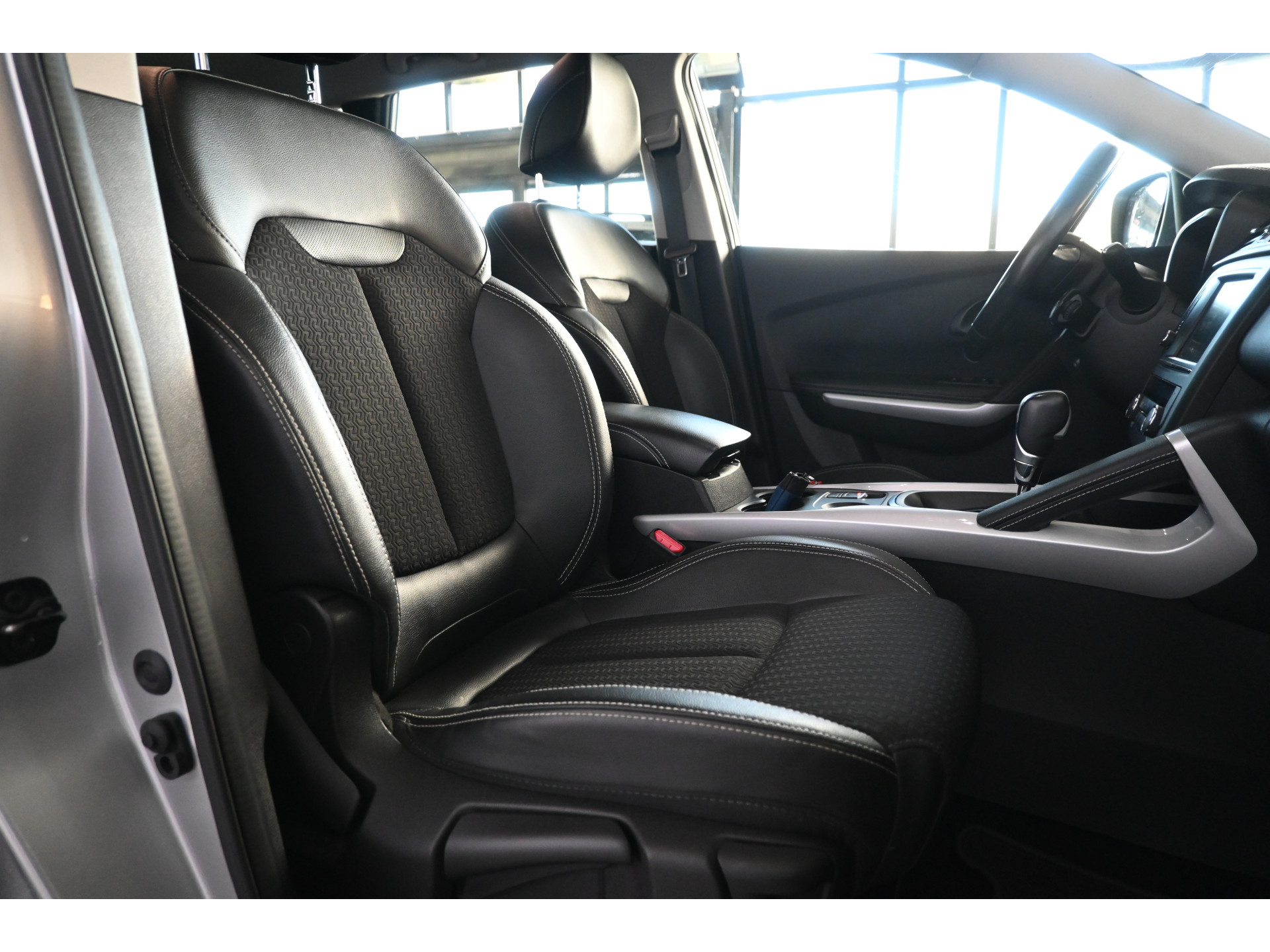 Renault Kadjar 1.2 TCe Intens Automaat Clima Navigatie LED Goed Onderhouden! Inruil Mogelijk!
