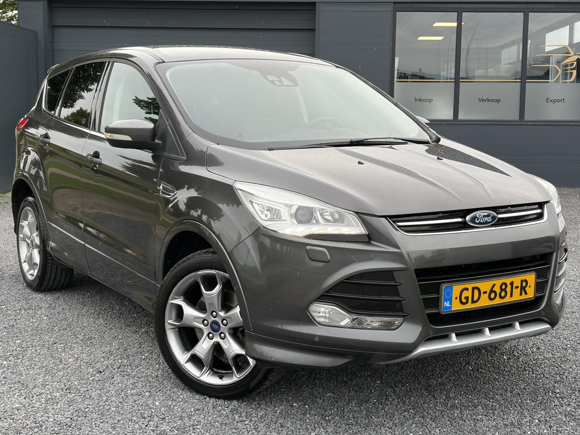 Ford Kuga 1.5 Titanium Plus 4WD ✓2e Eigenaar✓Camera✓183pk✓Trekhaak✓Leder✓Stoelverw✓Navi✓Clima✓Cruise✓Pdc V+A✓Elekt Stoelen✓Dodehoeksensor✓Net beurt gehad✓19''Lm velgen✓N.A.P✓Apk tot 08-2027