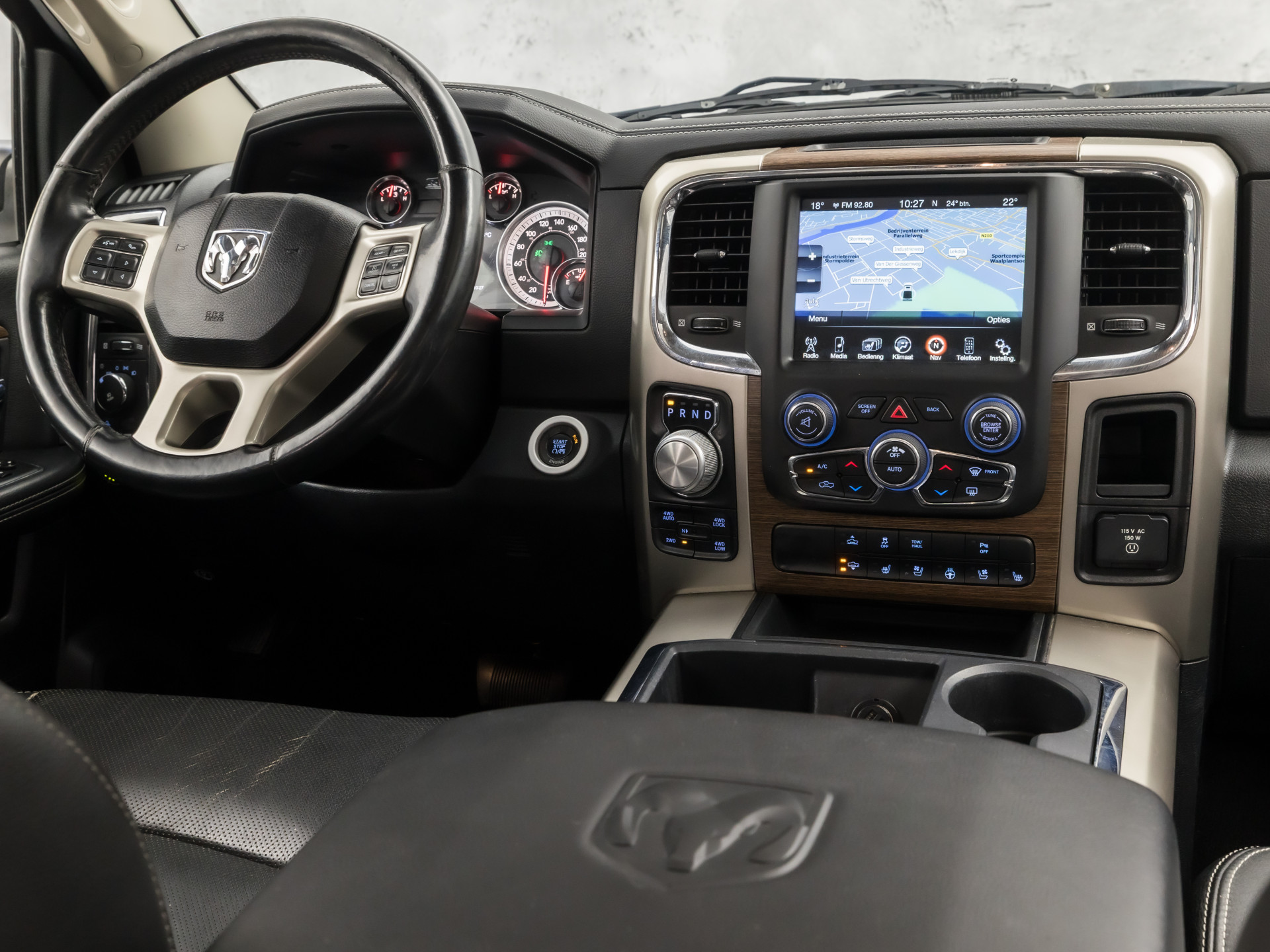 Dodge Ram 5.7 V8 4x4 Quad Cab 6'4 402Pk Automaat (MARGE, SCHUIFDAK, LUCHTVERING, STOELKOELING/VERWARMING, NAVIGATIE, CAMERA, LEDER, MEMORY SEATS, TREEPLANKEN, TREKHAAK, KEYLESS, GETINT GLAS, NIEUWE APK, NIEUWSTAAT)