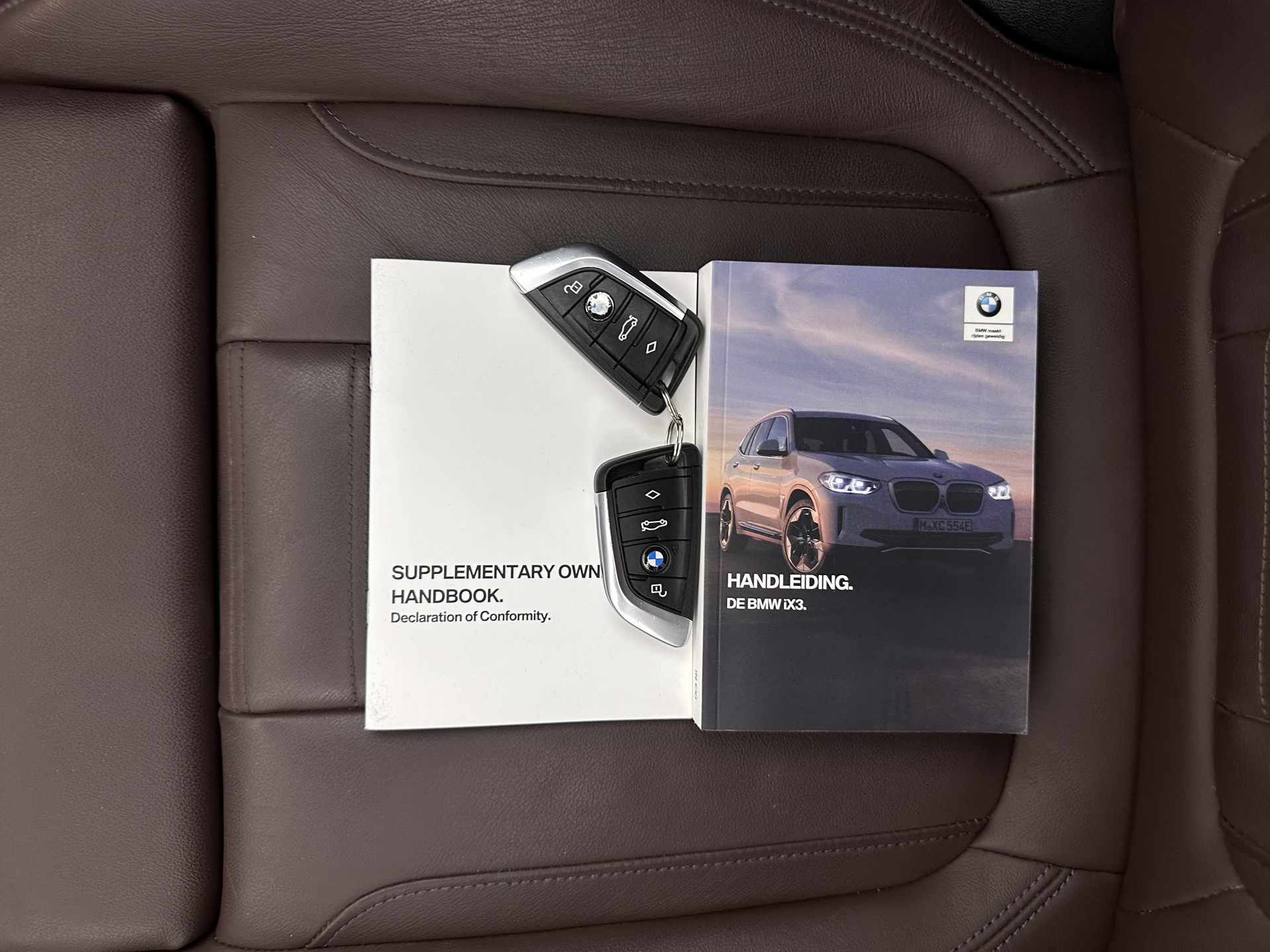 BMW iX3 High Executive 80 kWh [ 3-Fase-11kW ] {SOH-99%} (INCL-BTW) Aut. *HEATPUMP | PANO | LEATHER | HARMAN/KARDON | FULL-LED | BLINDSPOT | MEMORY-PACK | DIGI-COCKPIT | HEATED-SPORTSEATS | KEYLESS | TOPVIEW | DAB+ | NAVI-FULLMAP | HEAD-UP | ...