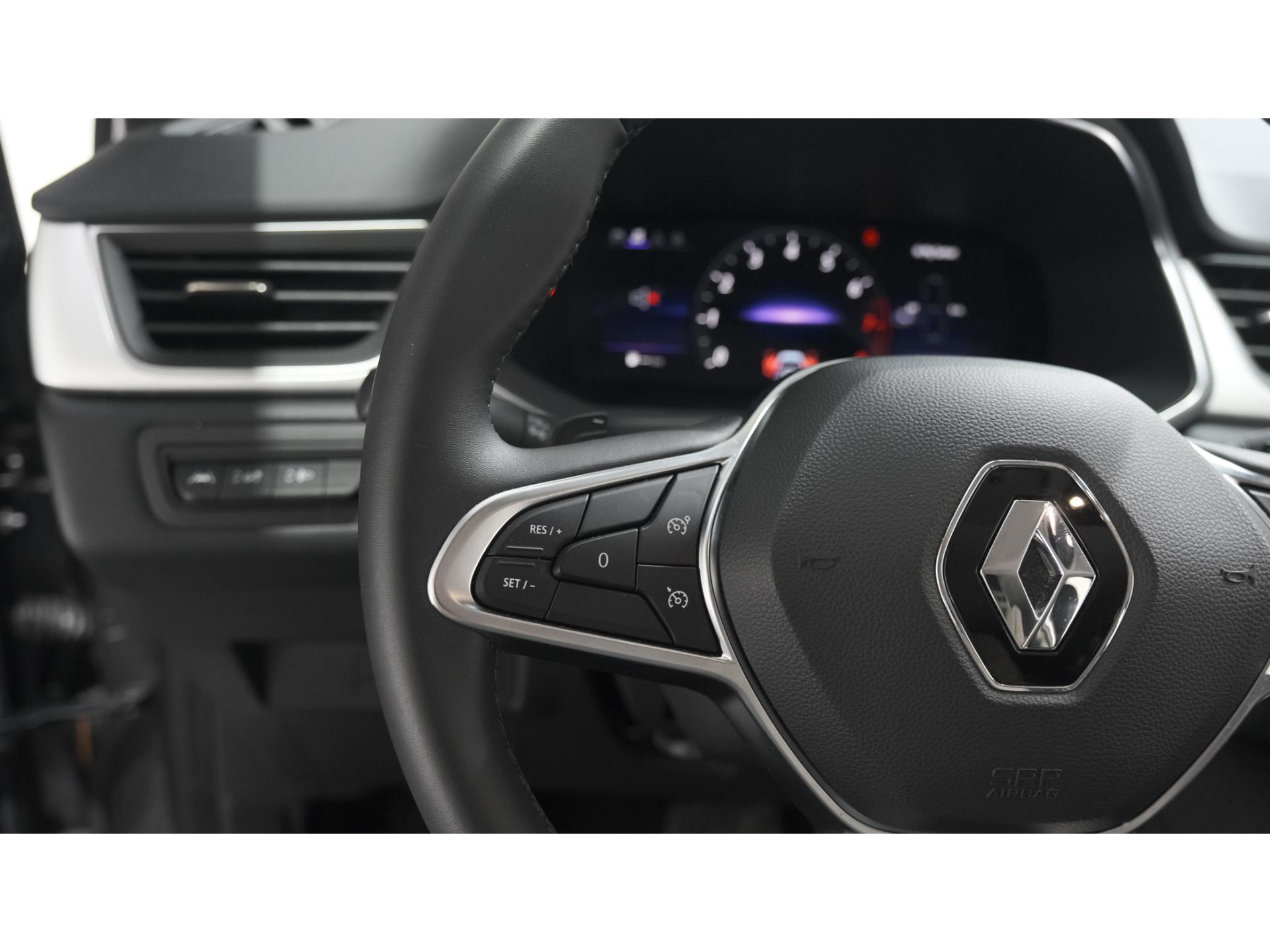 Renault Captur Mild Hybrid 140 EDC Techno | 360 Camera | 9.3 Inch Grootscherm | Stoelverwarming | Apple Carplay | 18 Inch Lichtmetalen Velgen
