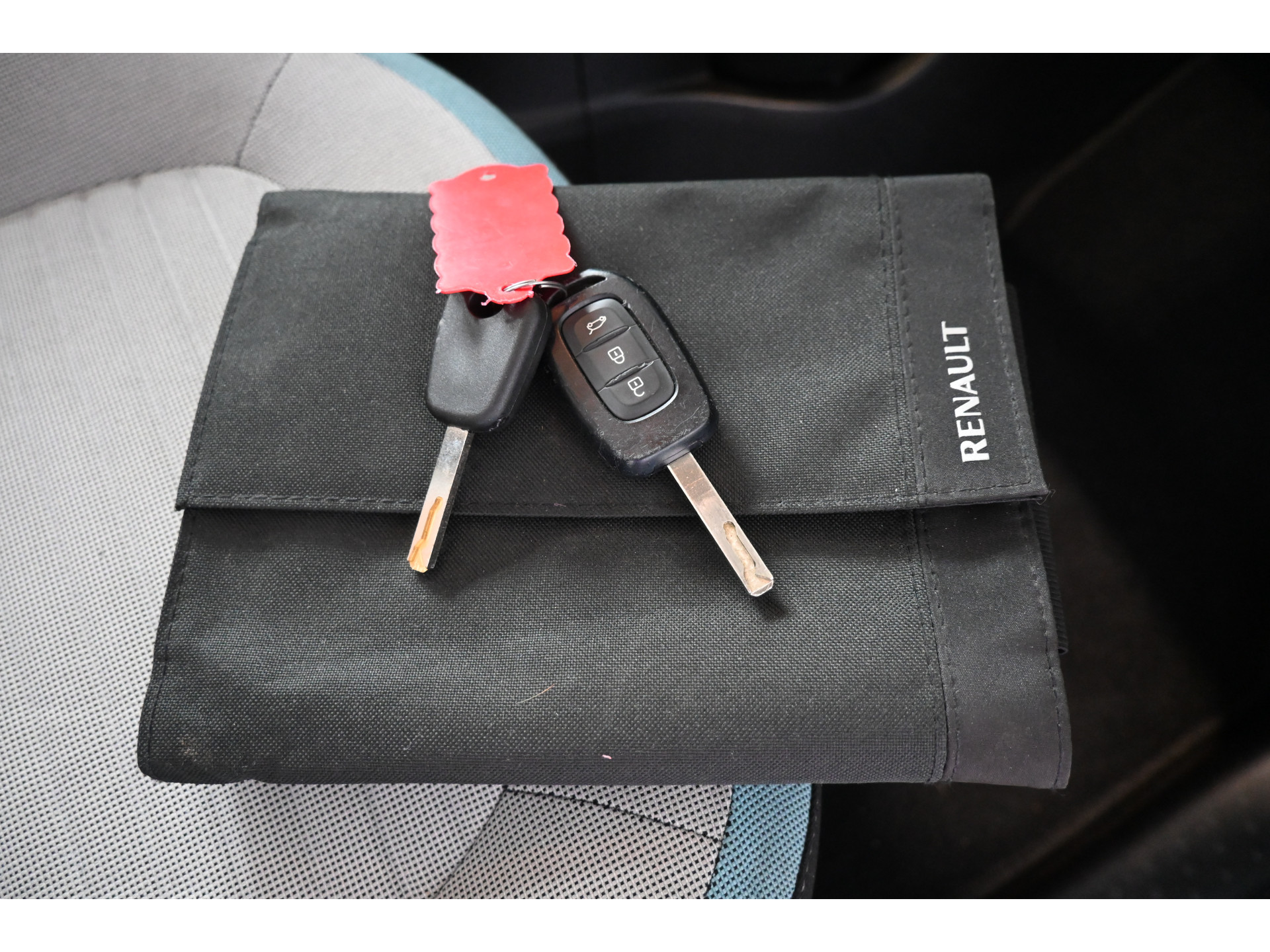 Renault Twingo 1.0 SCe Serie Signature VIVA Airco Schuif / vouwdak Cruise control 100% Onderhouden! Inruil Mogelijk!