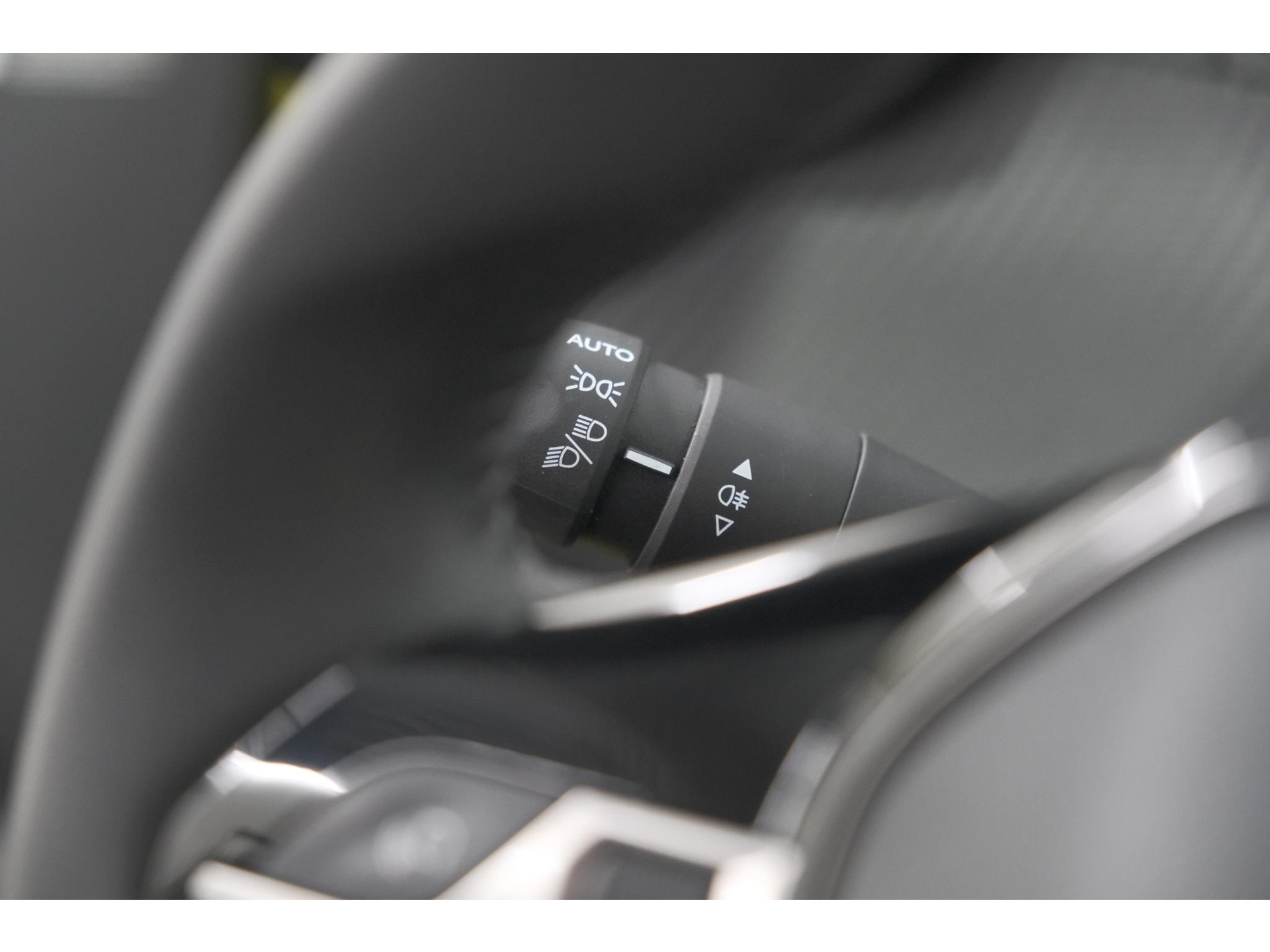 Peugeot 208 PureTech 100 Allure | Apple Carplay | Parkeersensoren | Climate Control