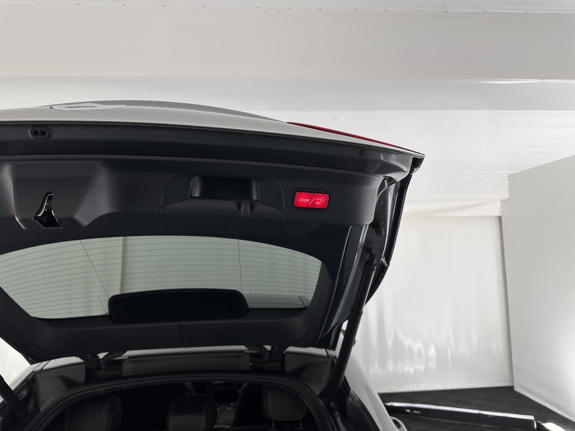 Mercedes-Benz GLC-klasse Coupé 300de 4MATIC Business Solution AMG (Plug-in) (INCL.BTW) *LEATHER-FABRIC | FULL-LED | CAMERA | HEATED-SPORTSEATS | NAVI-FULLMAP | PRIVACYGLASS | SHIFTPADDLES | DAB+ | ECC | PDC | CRUISE | 19''ALU*