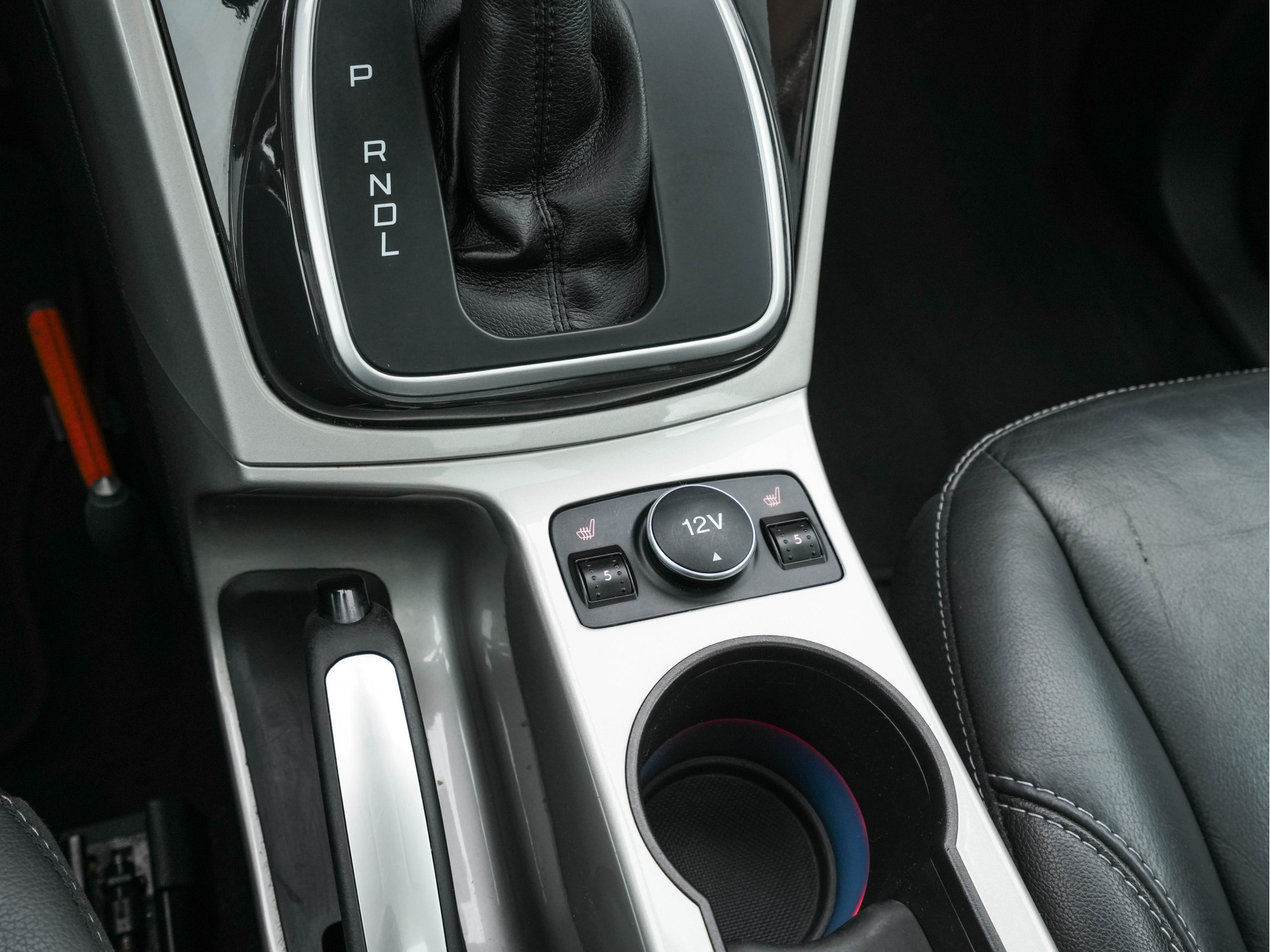 Ford C-Max 2.0 Plug-in Hybrid Titanium Plus Aut. *PANO | LEATHER | NAVI-FULLMAP | CAMERA | KEYLESS | HEATED-COMFORT-SEATS | ECC | DIGI-COCKPIT | PDC | 17''ALU*