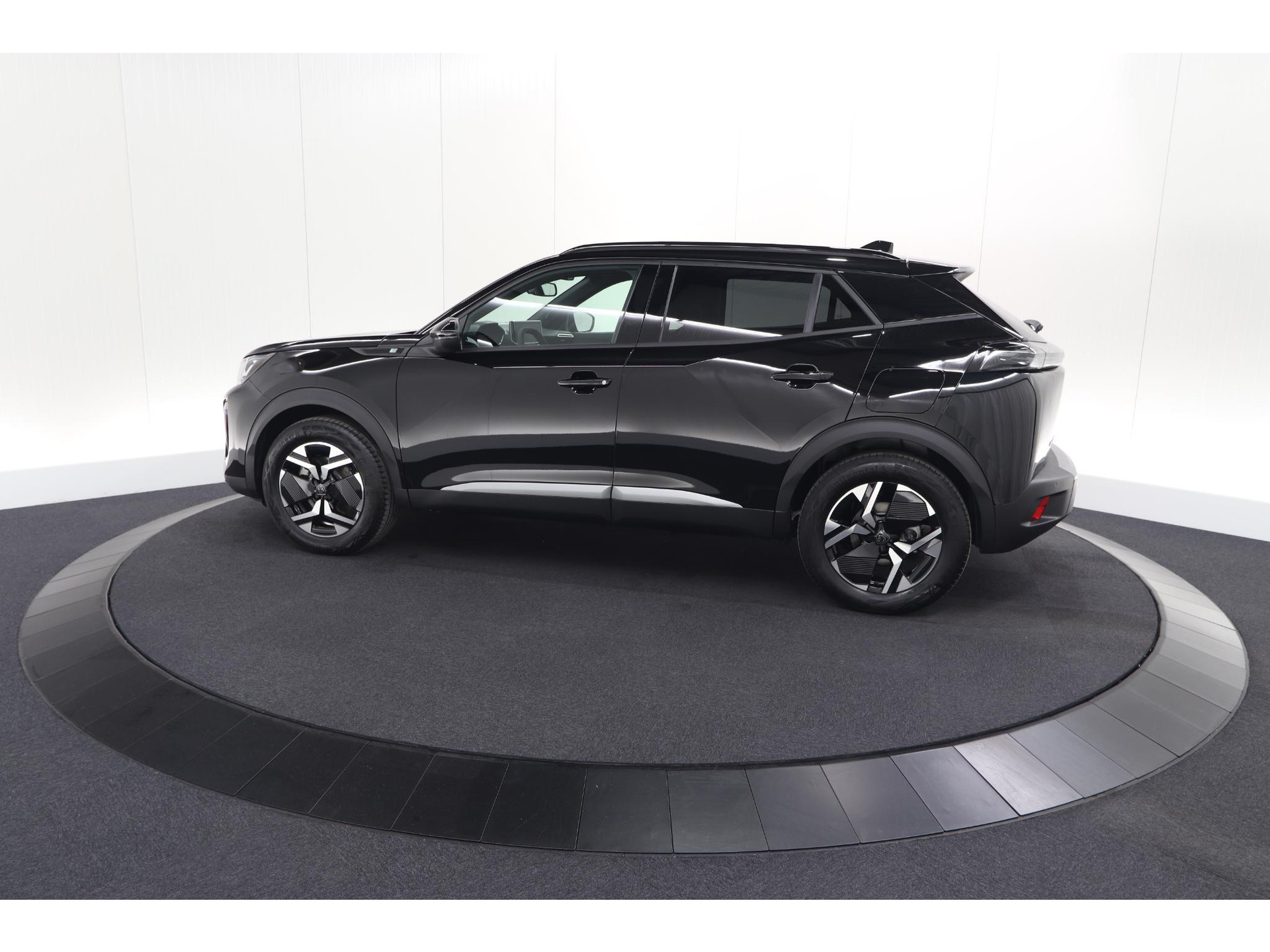 Peugeot e-2008 EV Allure 54 kWh | 11 KW Lader | Warmtepomp | Apple Carplay | Parkeersensoren